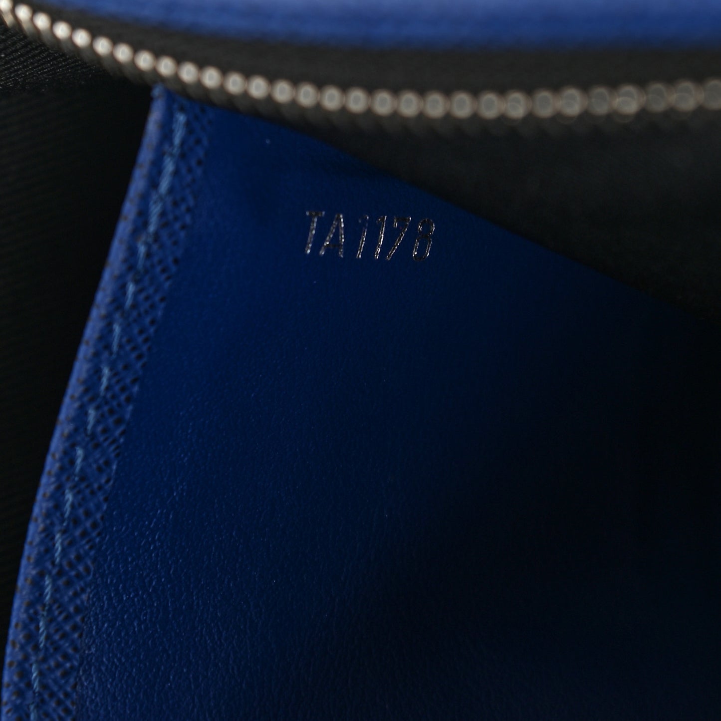 Taiga Pochette Voyage MM Cobalt