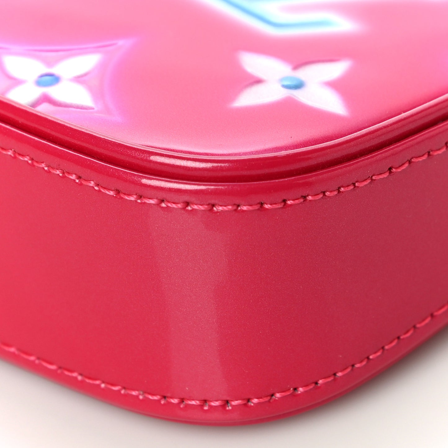 Vernis Valentine Mini Pochette Accessories Fuchsia Neon