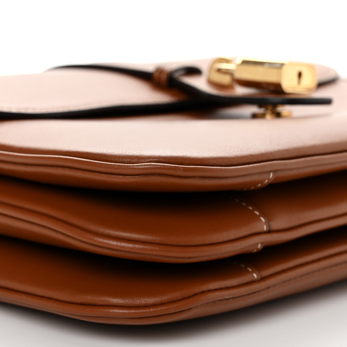 Smooth Calfskin Medium Tabou Tan