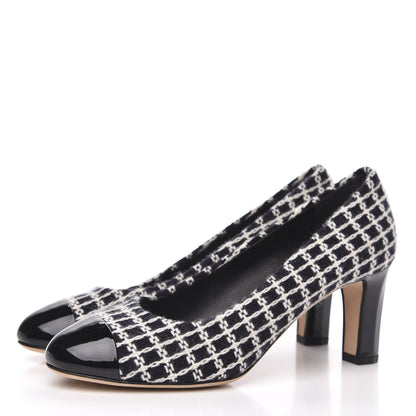 Chanel Tweed Grosgrain Cap Toe Logo Pumps 38.5 Black White Blue Pink 3 of 10