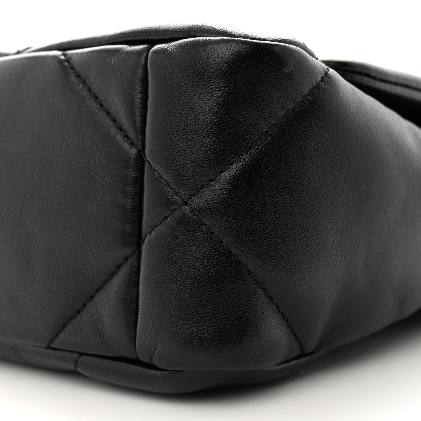 Lambskin Quilted Medium Chanel 19 Flap So Black