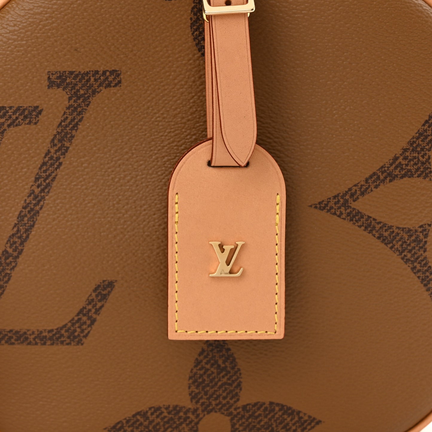 Reverse Monogram Giant Boite Chapeau Souple