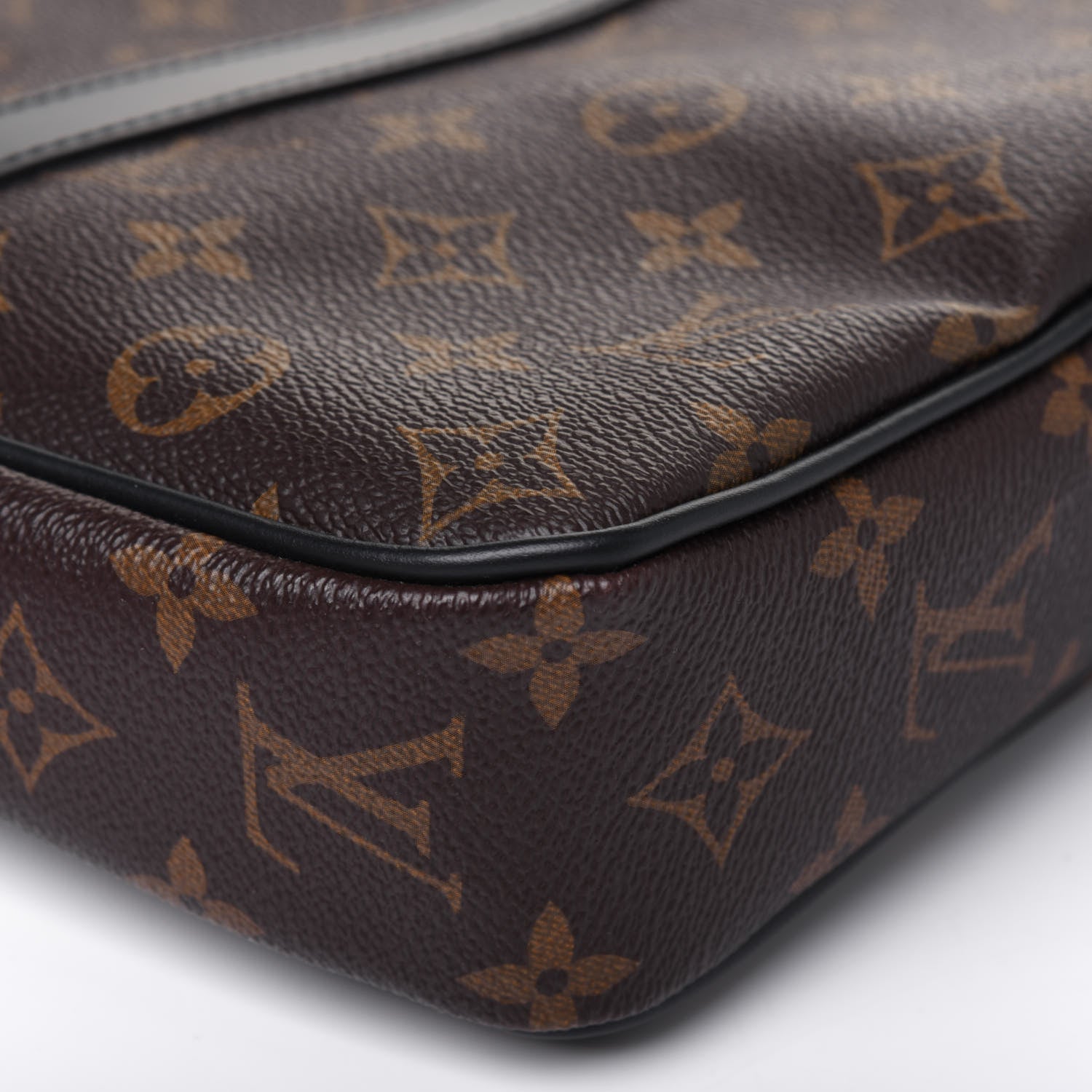 Louis Vuitton Monogram Macassar Porte-Documents Voyage PM 14 of 20