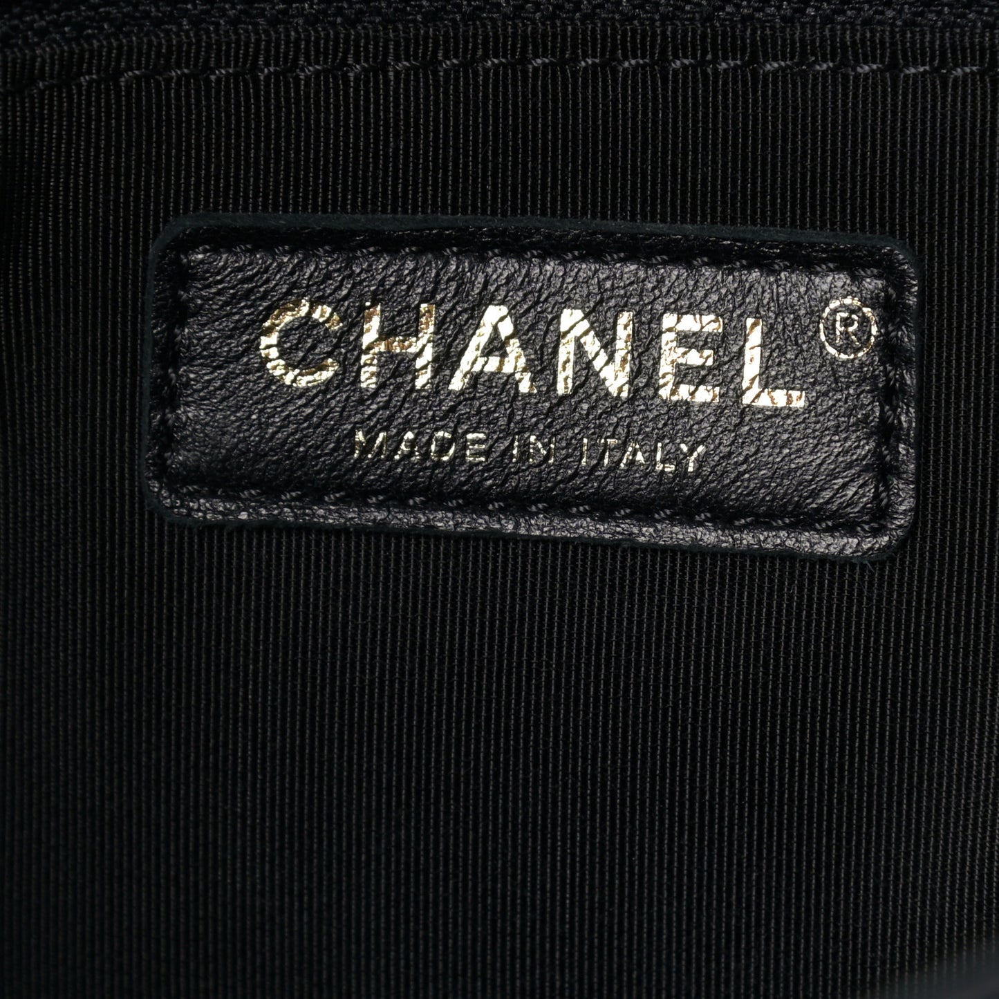 Grained Calfskin Chevron Stitched Medium Chic Top Handle Flap Black
