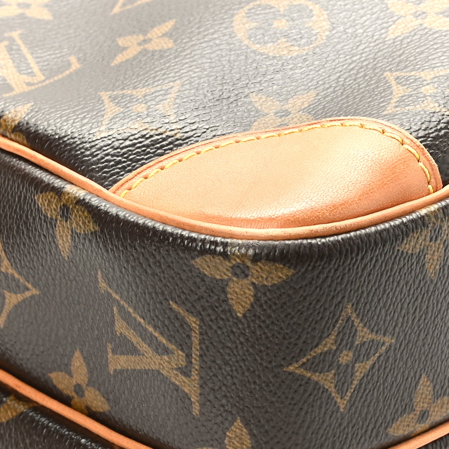 Monogram Nil 28