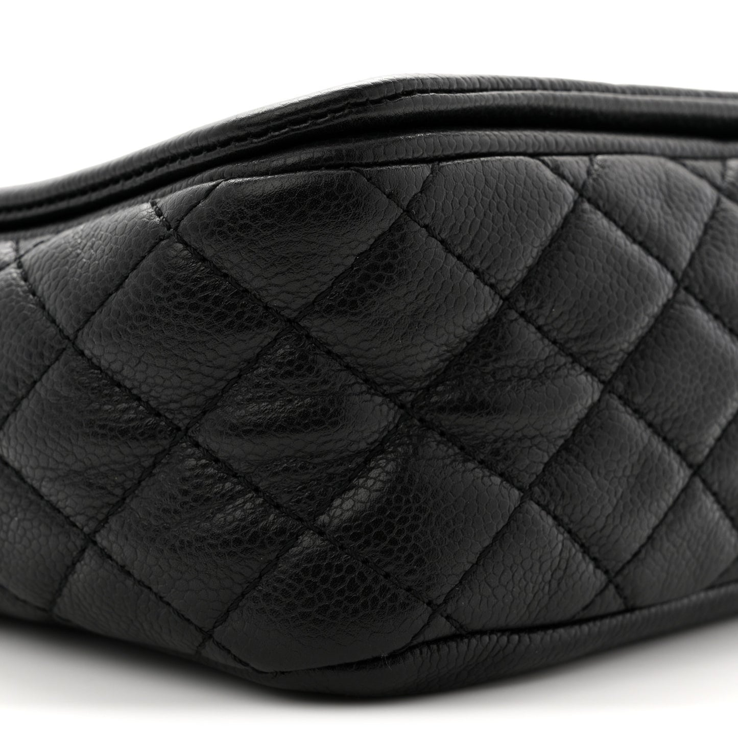 Caviar Medium Timeless CC Flap Black