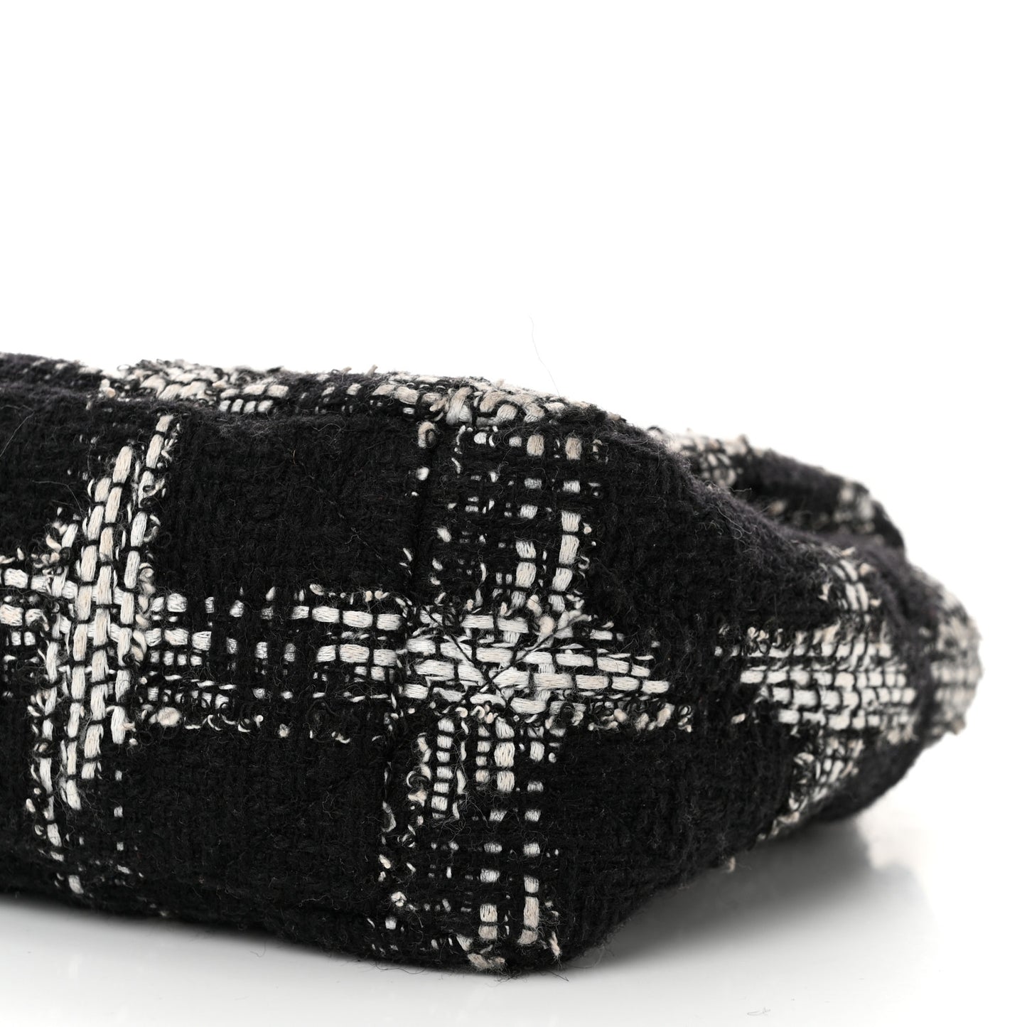 Tweed Houndstooth Quilted Medium Chanel 19 Flap Black White