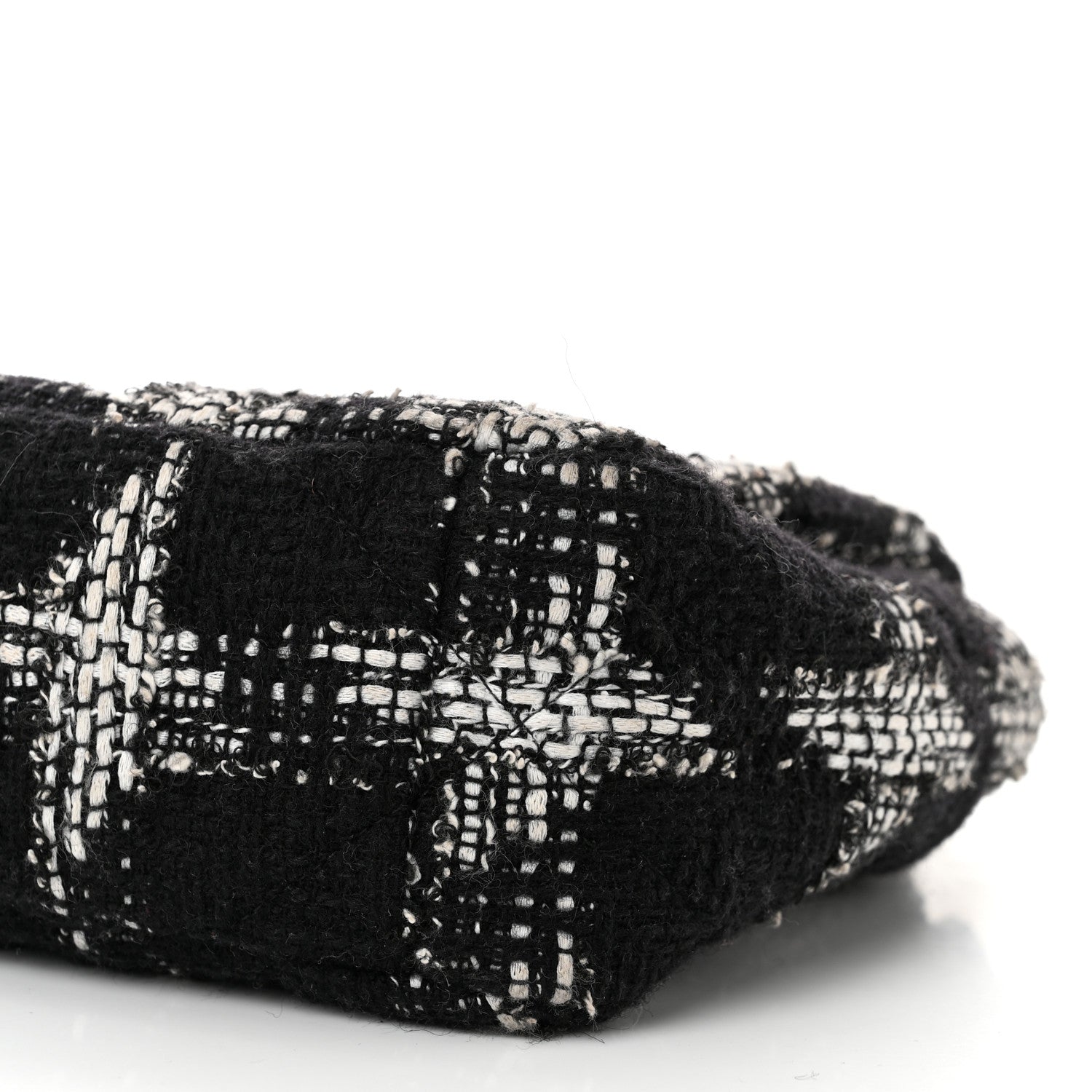 Chanel Tweed Houndstooth Quilted Medium Chanel 19 Flap Black White 10 of 10