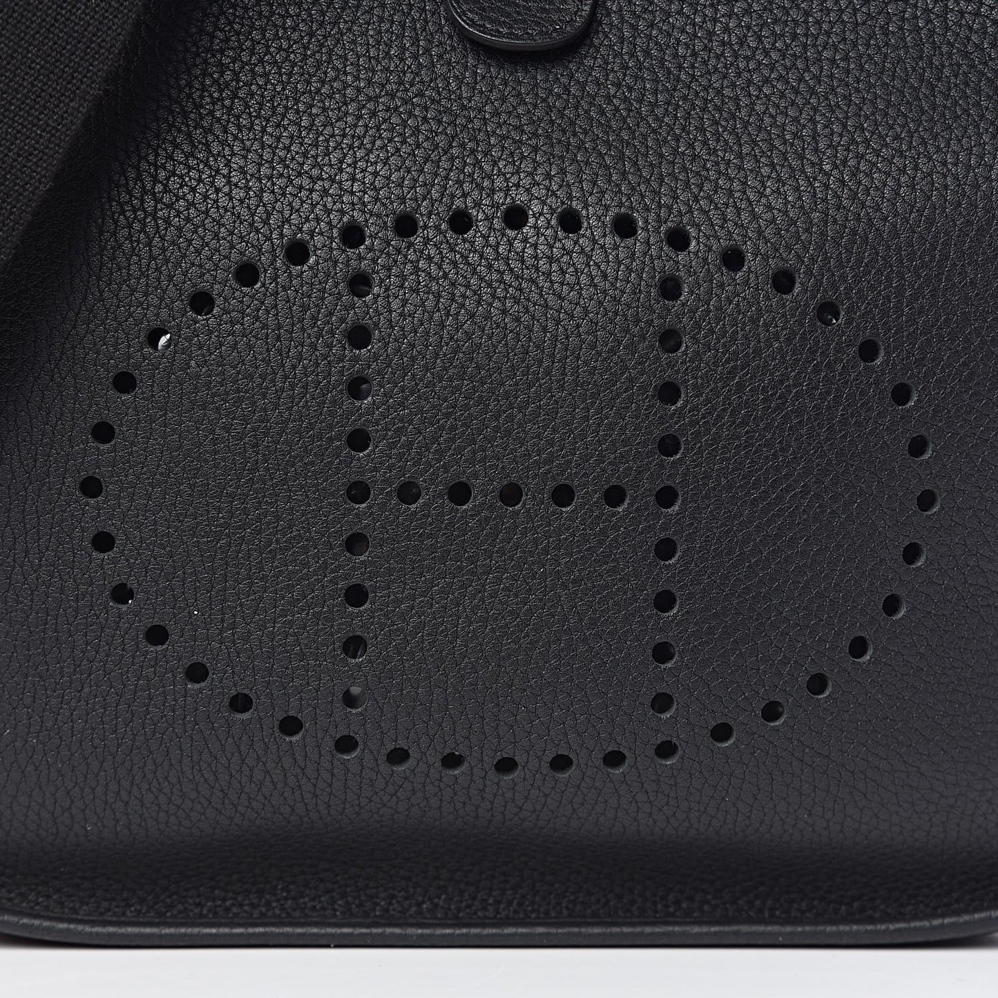Taurillon Clemence Evelyne III PM Black