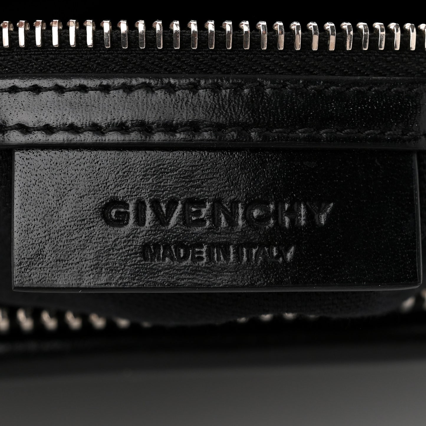 Shiny Lord Calfskin Small Antigona Black