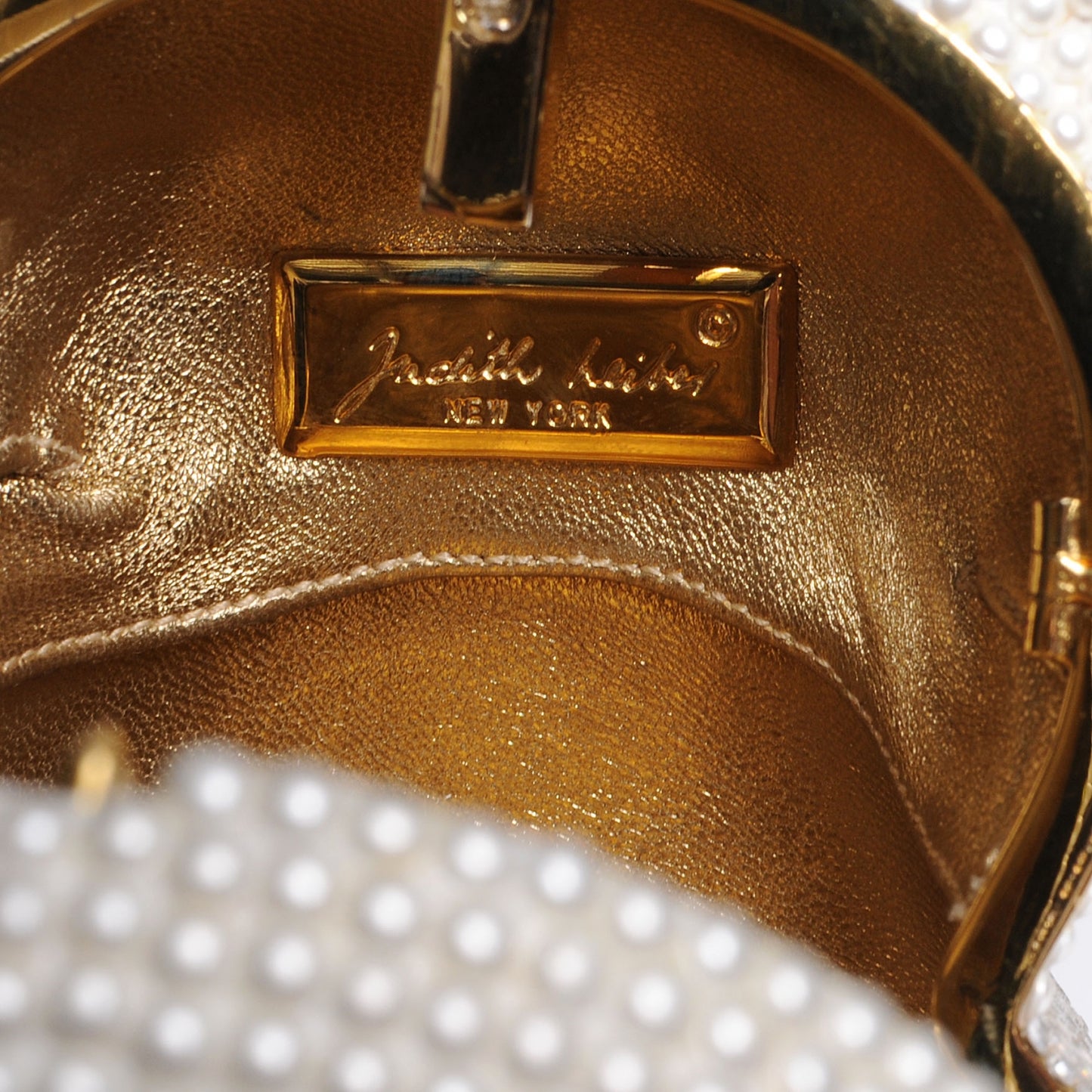 Pearl Crystal Sweetheart Bear Minaudiere Clutch White