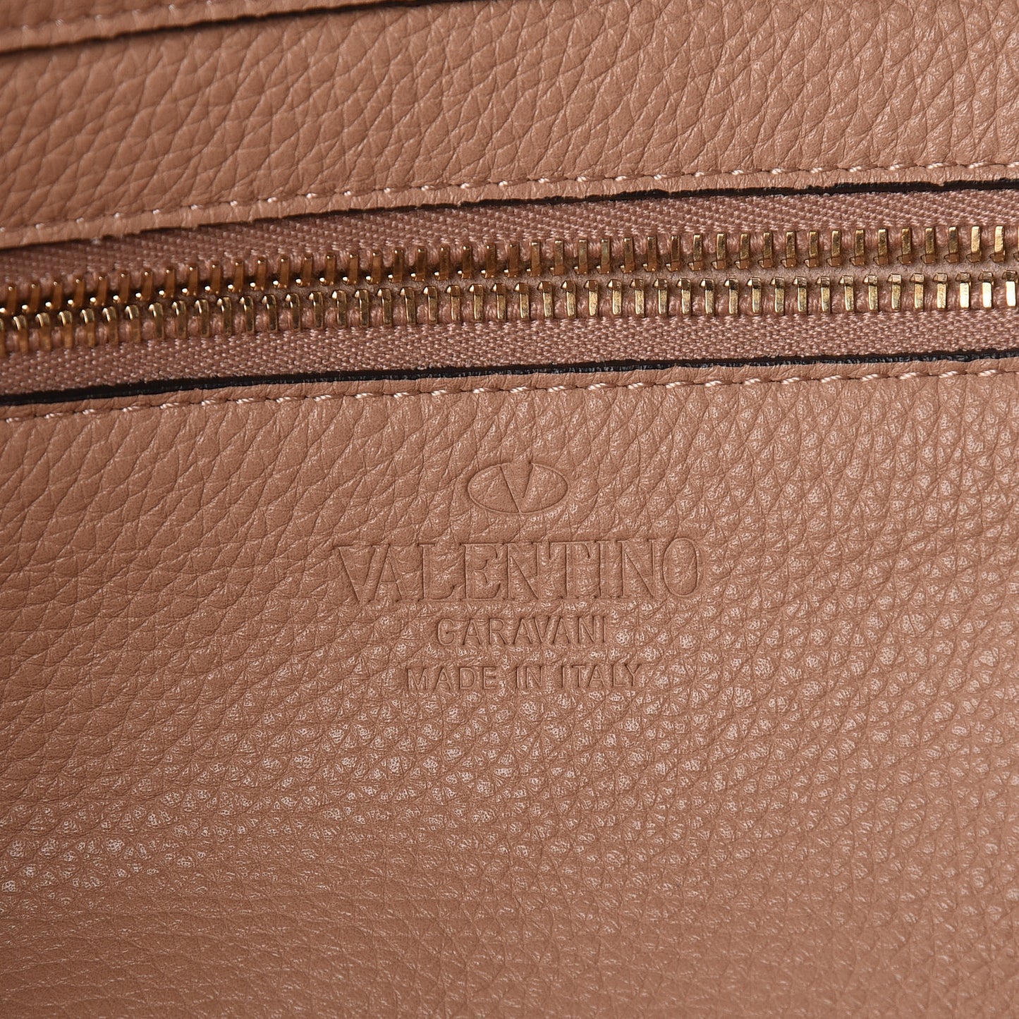 Pebbled Calfskin Medium Rockstud Tote Skin Sorbet