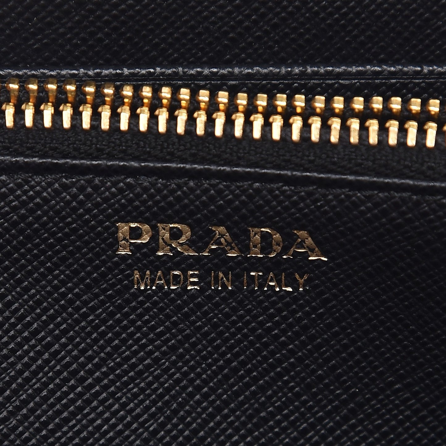 Saffiano Metal Zip Around Wallet Nero Black