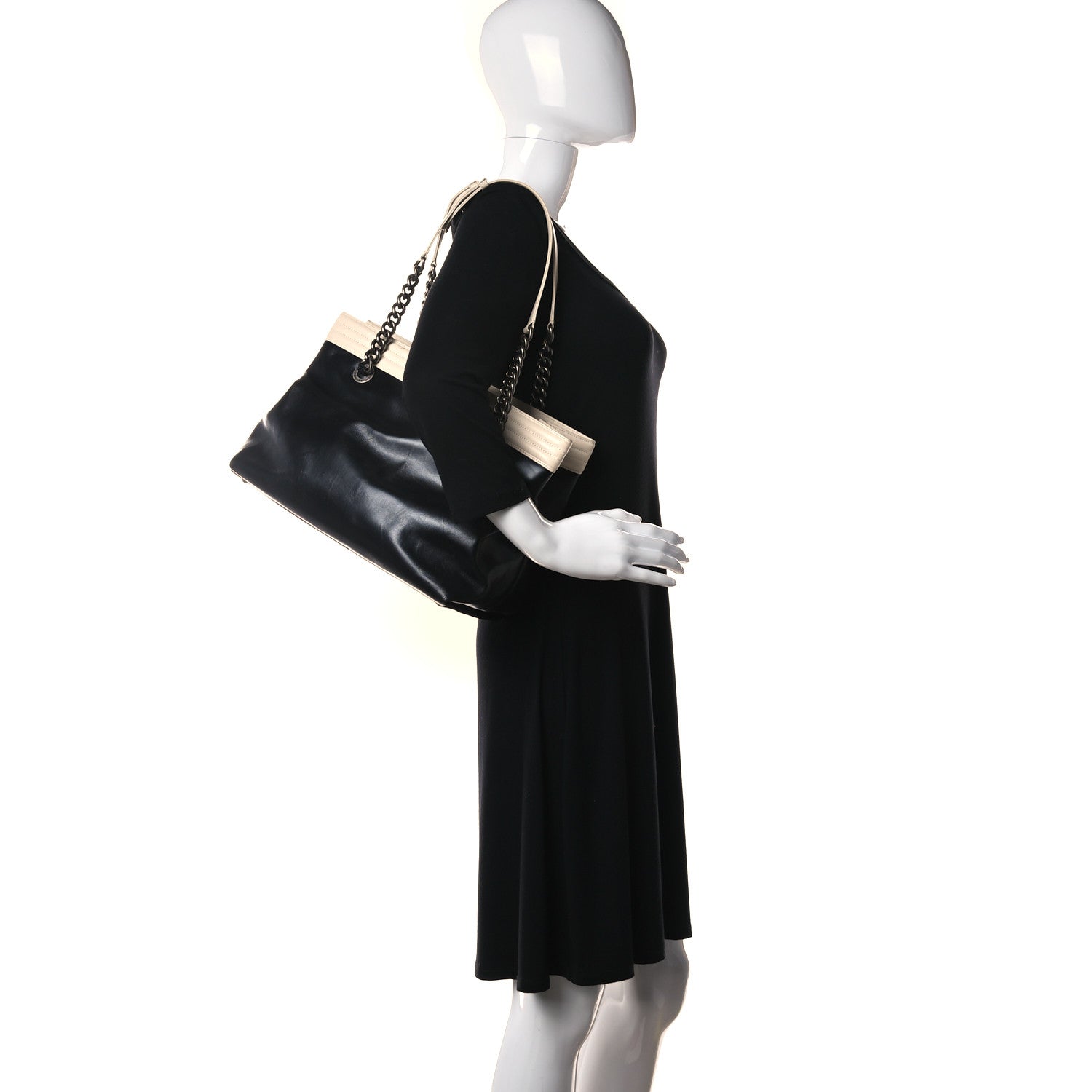 Chanel Glazed Calfskin Boy Tote Black Beige 2 of 26