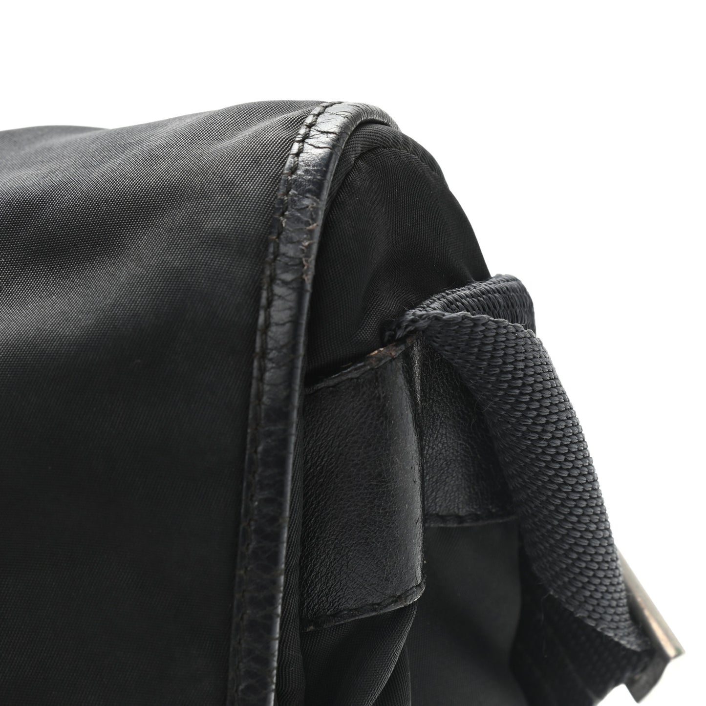 Nylon Vela Messenger Bag Black
