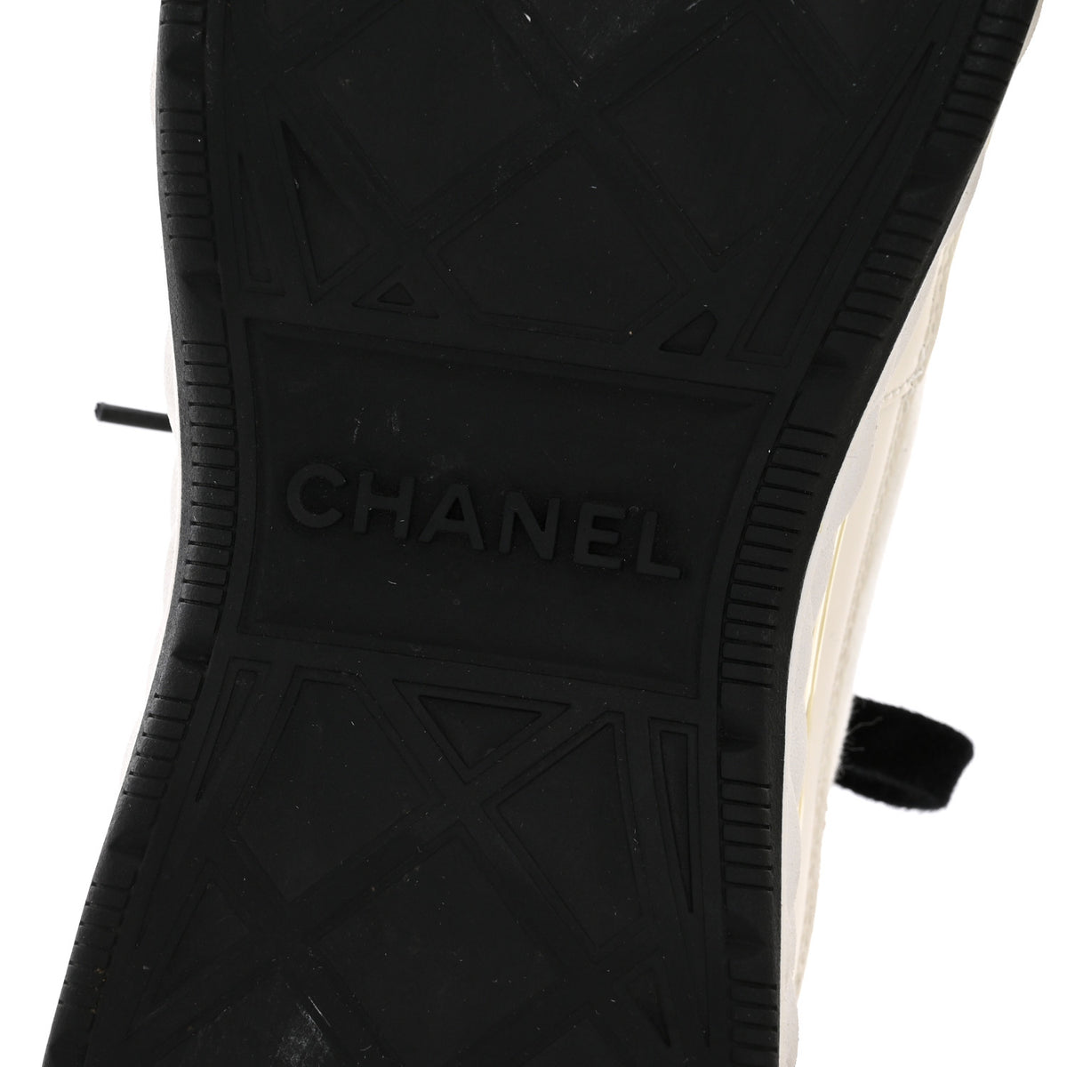 Chanel Velvet Calfskin Mixed Fibers CC Sneakers 40 Ivory Black 7 of 11