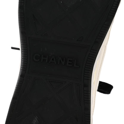 Chanel Velvet Calfskin Mixed Fibers CC Sneakers 40 Ivory Black 7 of 11