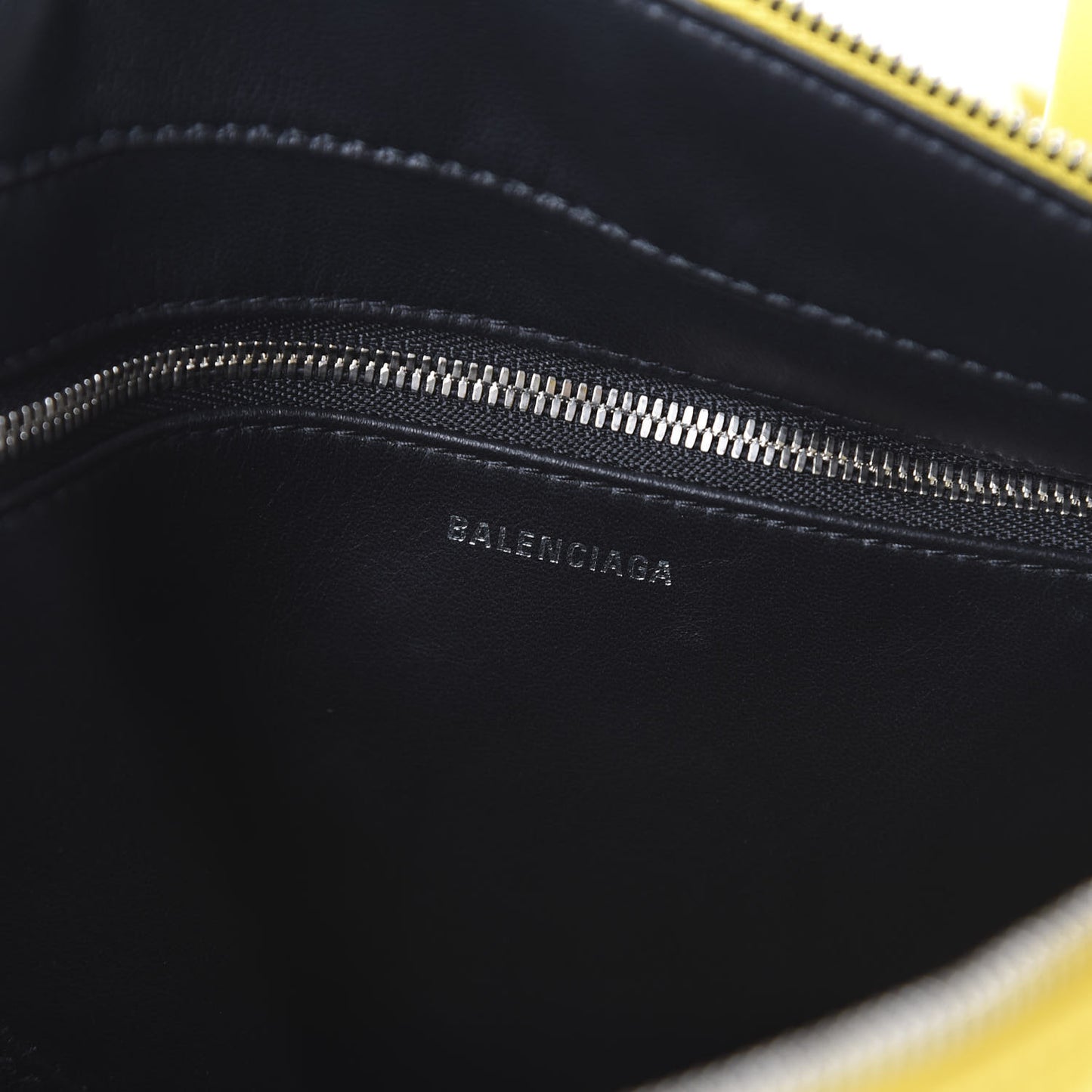 Shiny Day Calfskin Logo S Triangle Duffle Jaune Black