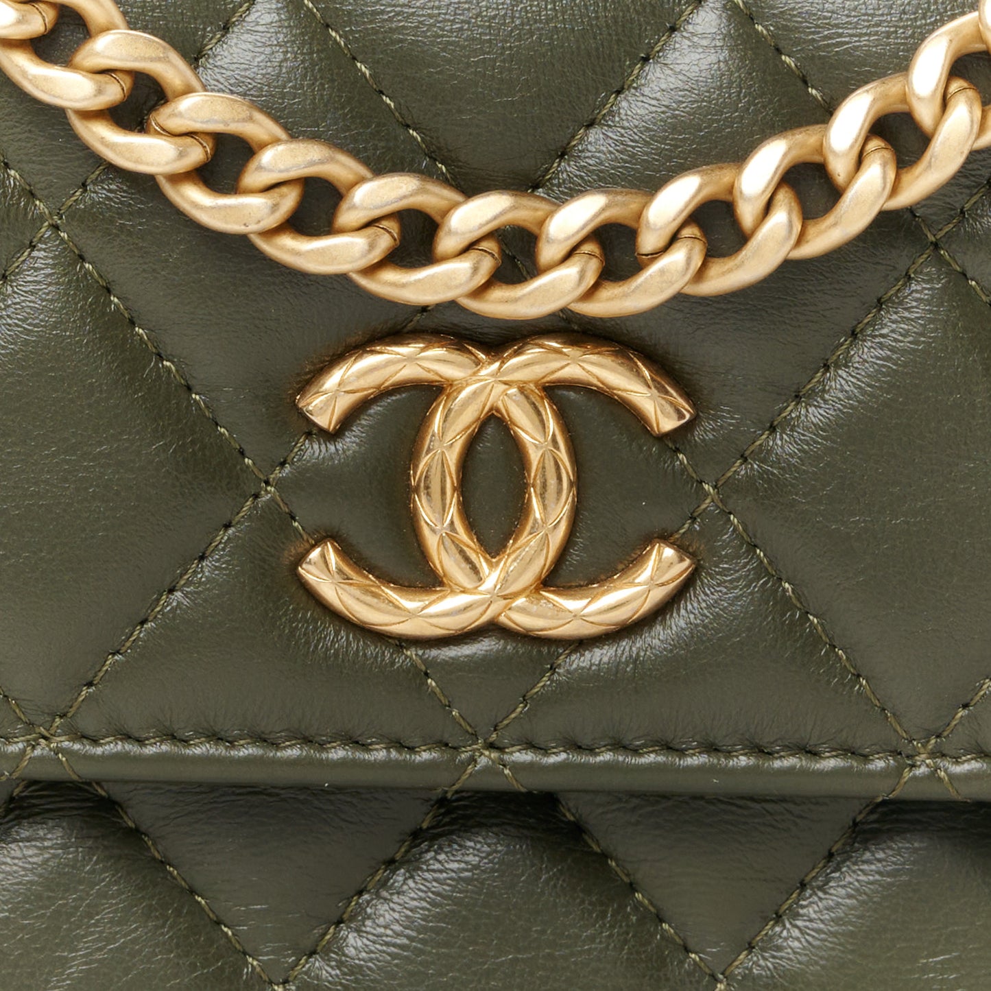 Lambskin Quilted Pillow Crush Flap Phone Holder With Chain Green