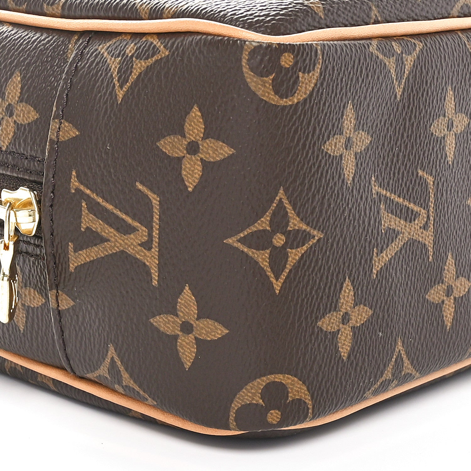 Louis Vuitton Monogram Toiletry Bag 25 8 of 10