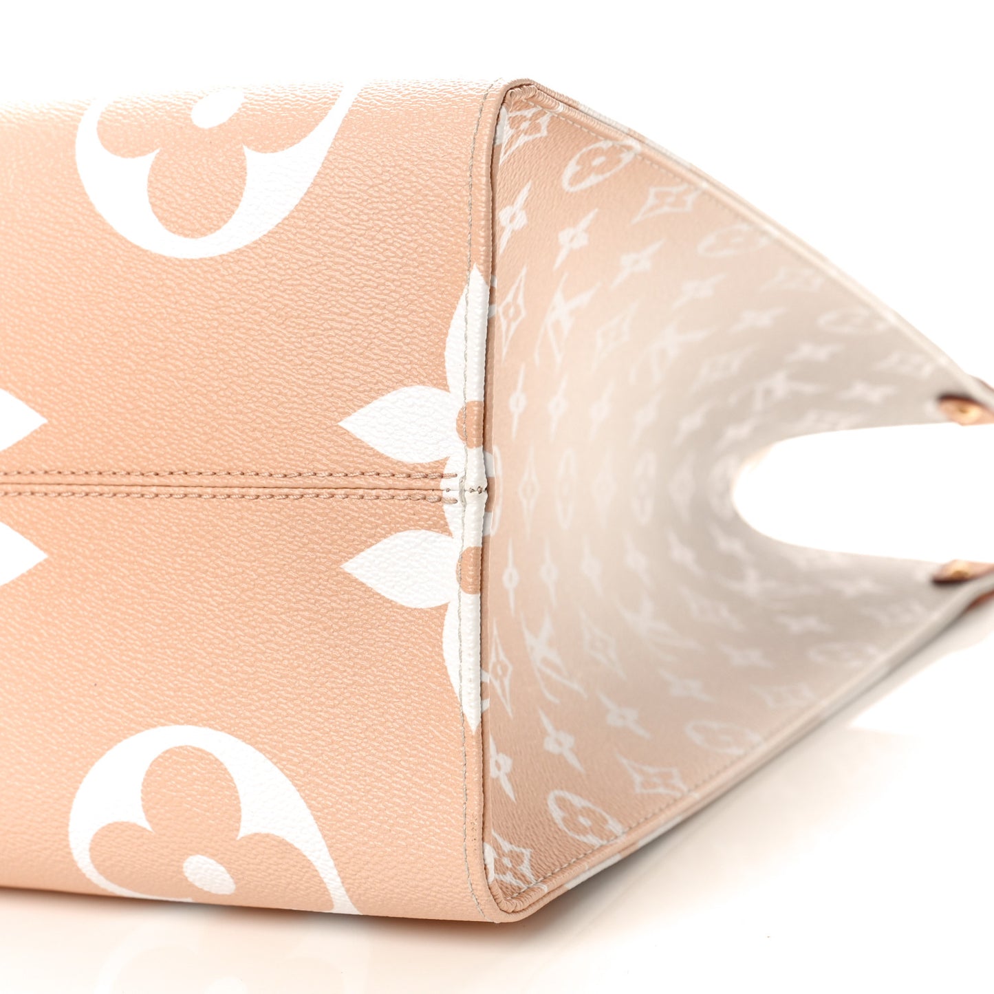 Monogram Giant By The Pool OnTheGo GM Brume