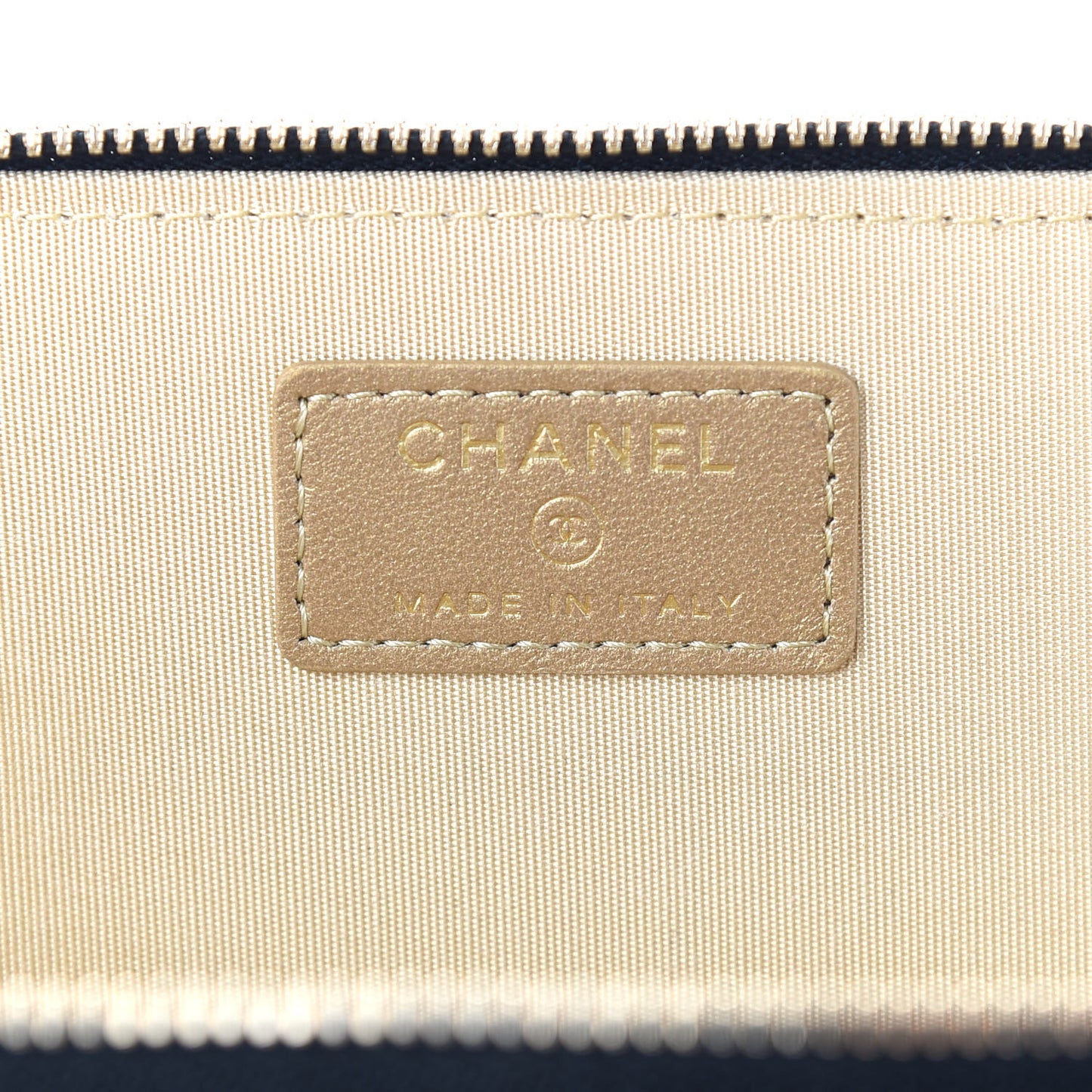 Lambskin Quilted Pearl Crush Small Vanity Case With Chain Black