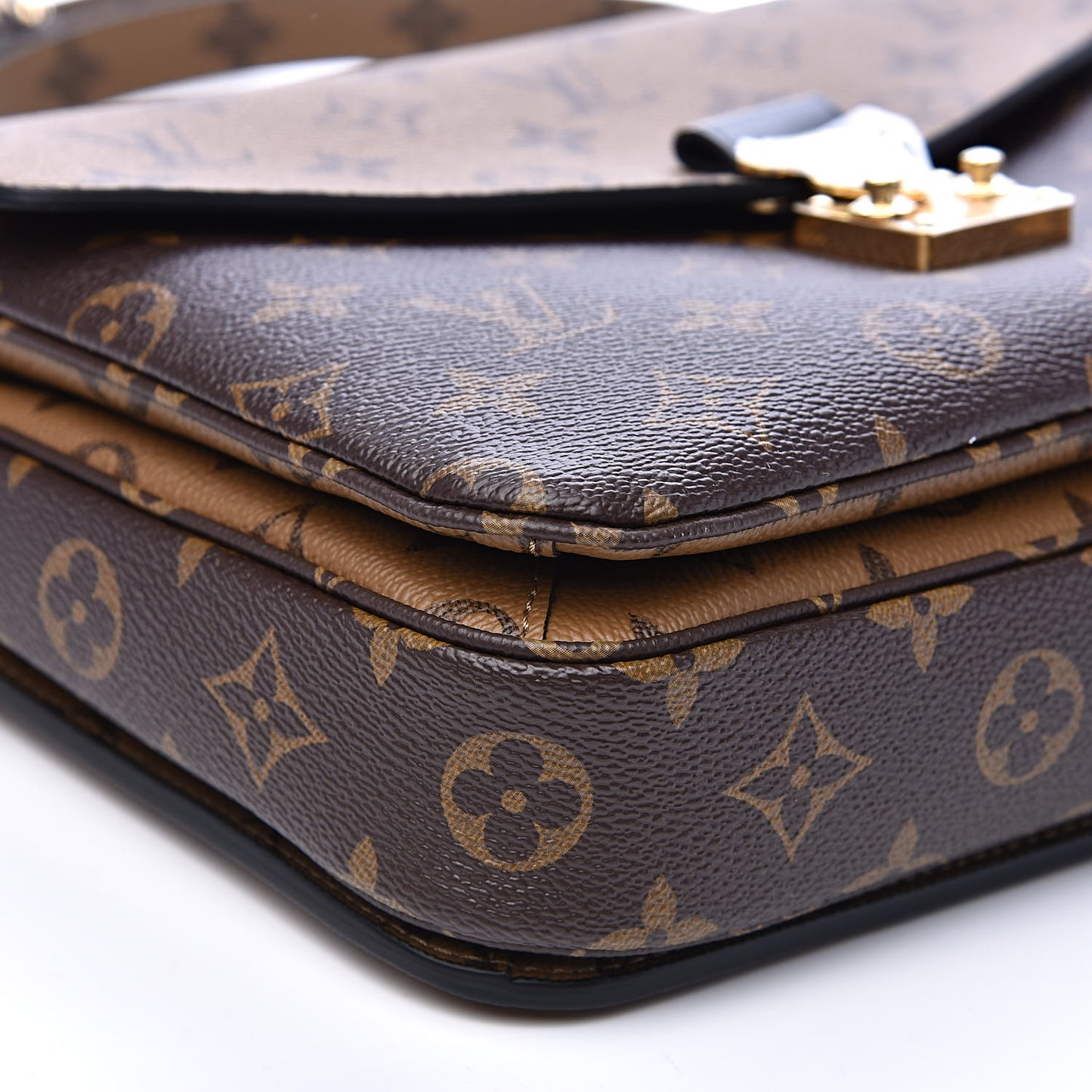Reverse Monogram Pochette Metis
