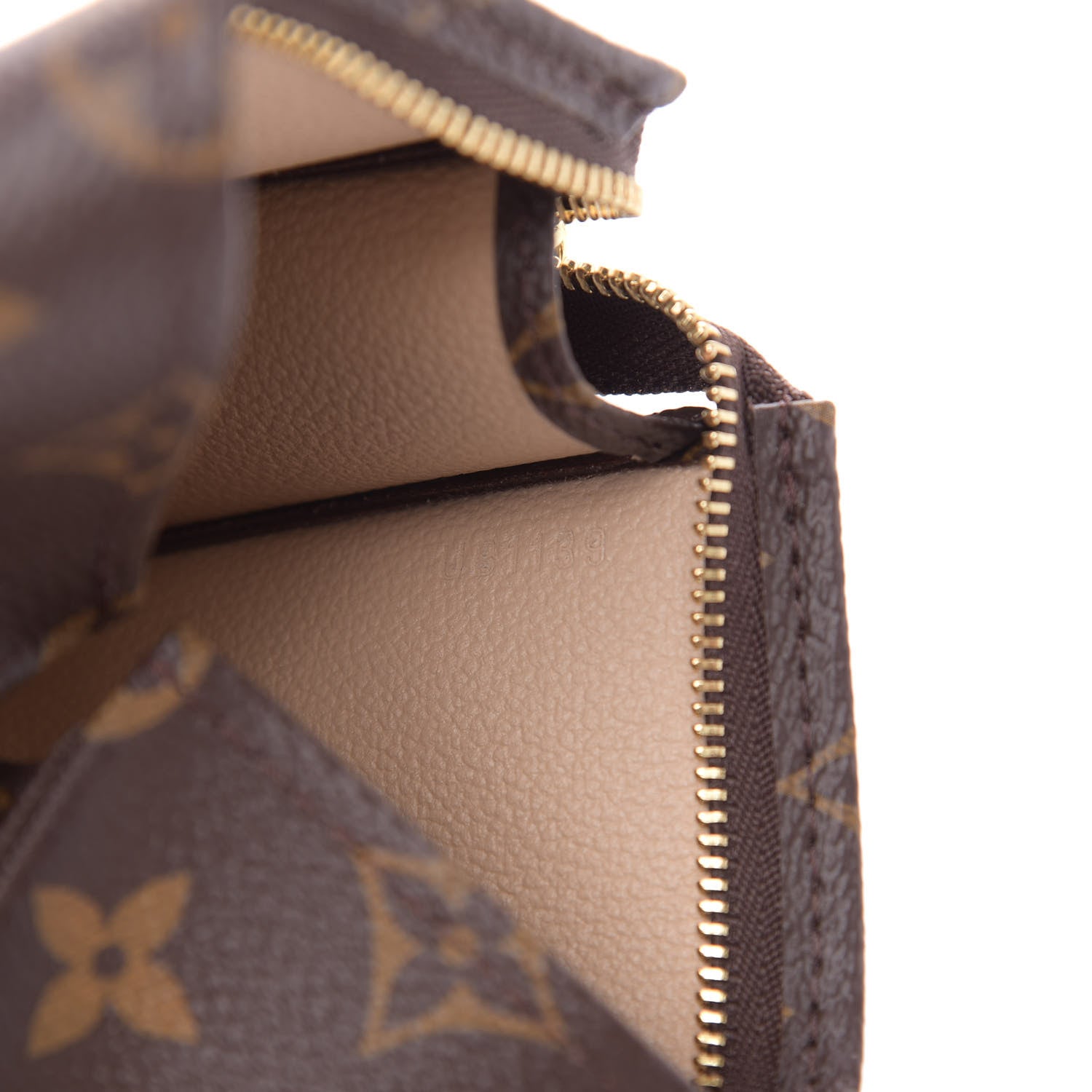 Louis Vuitton Monogram Toiletry Pouch 15 7 of 8