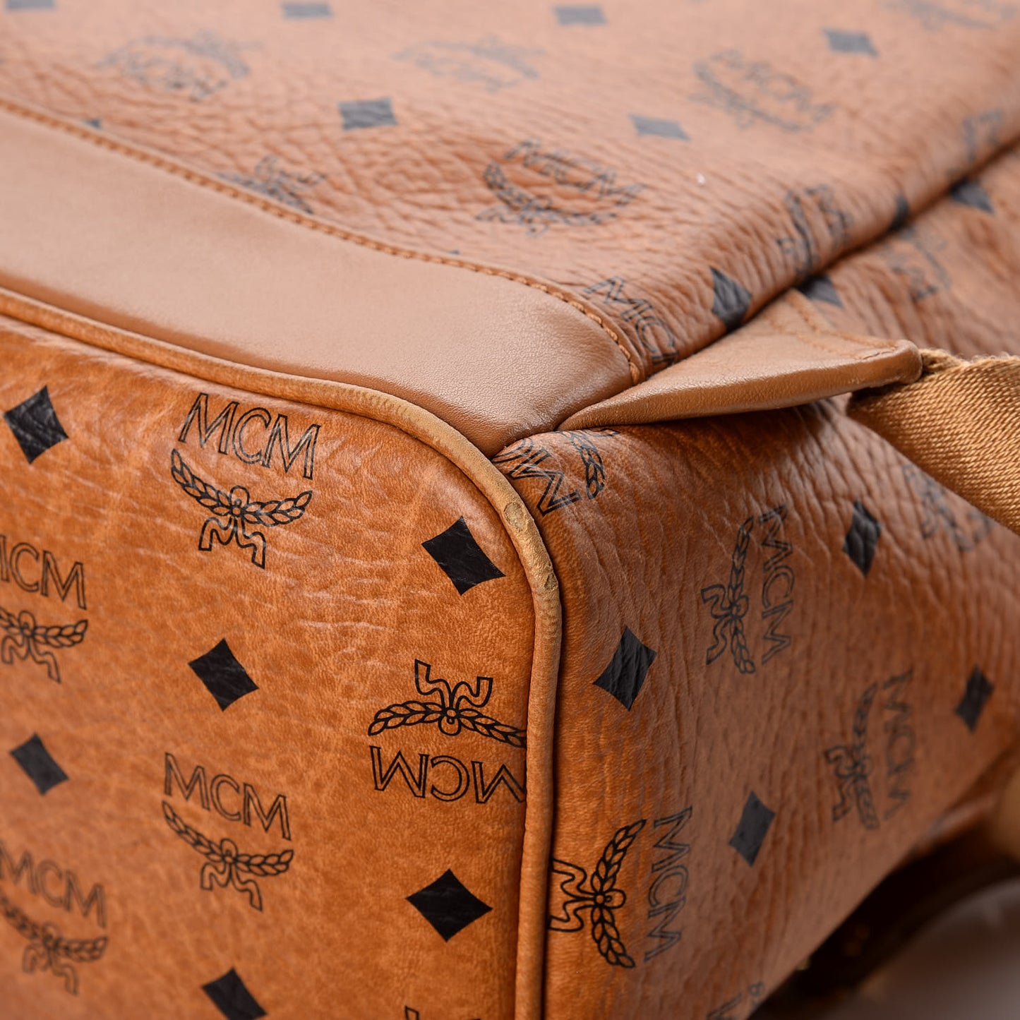 Visetos Studded Medium Stark M Backpack Cognac