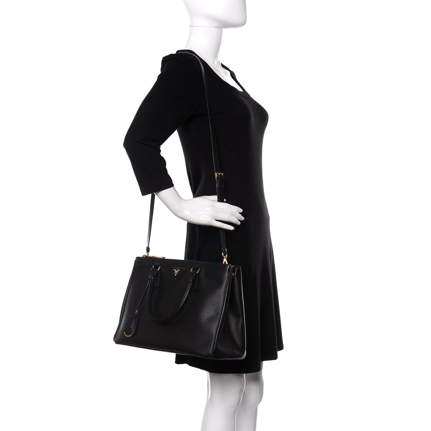 Saffiano Medium Galleria Double Zip Tote Black