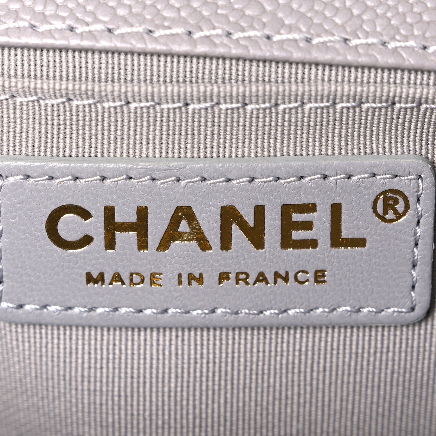 Caviar Quilted Chain Around Medium Boy Flap Grey