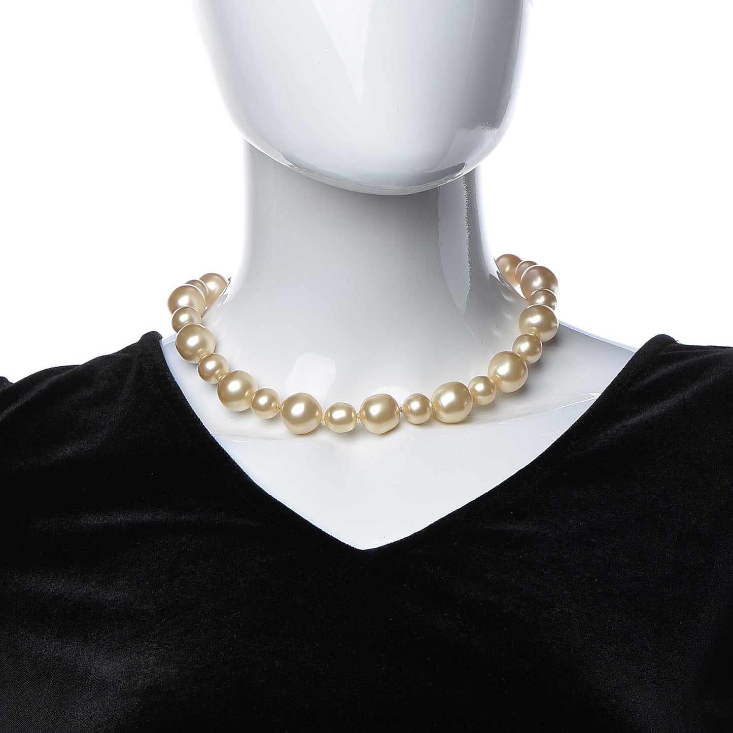 Pearl CC Short Necklace