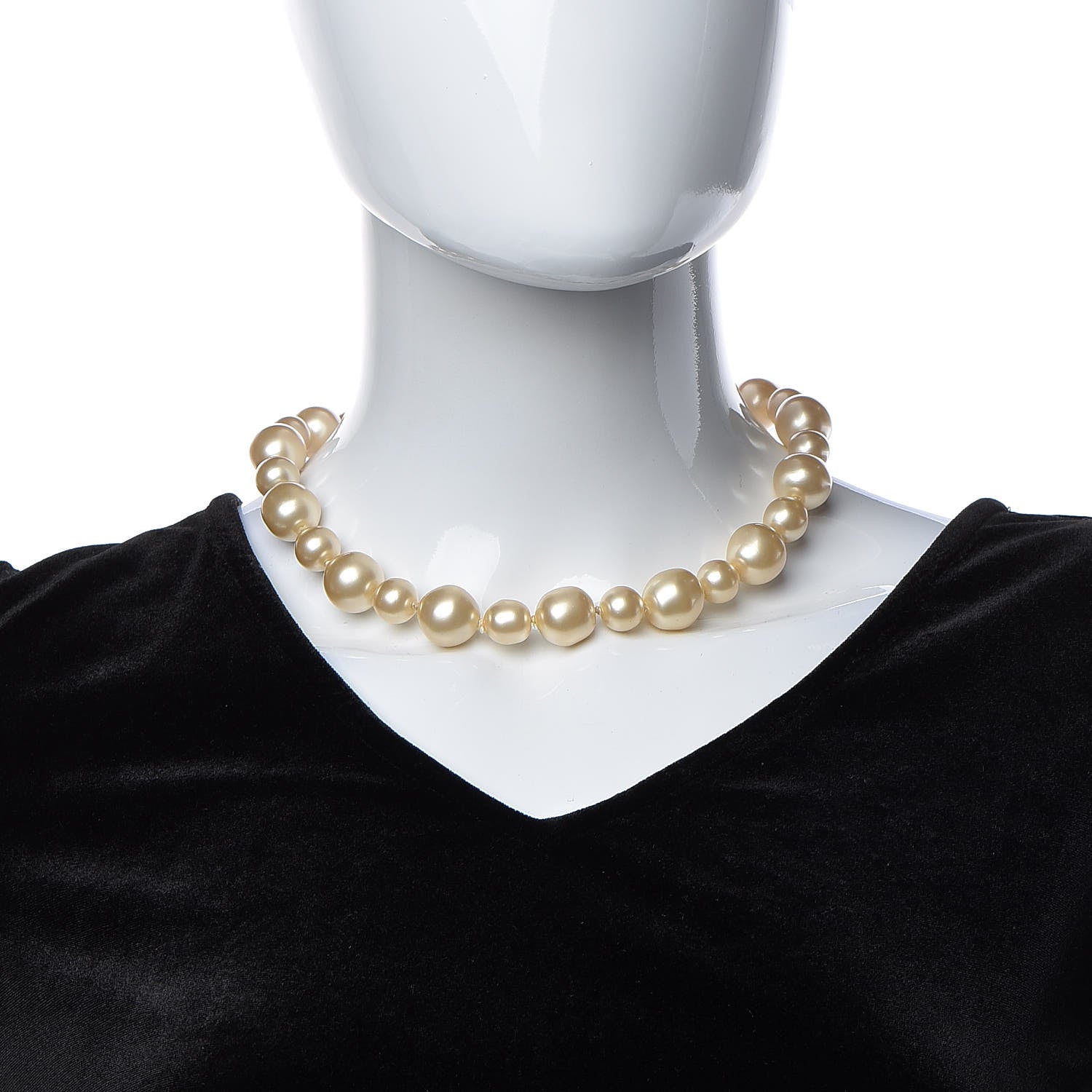Chanel Pearl CC Short Necklace 2 of 6