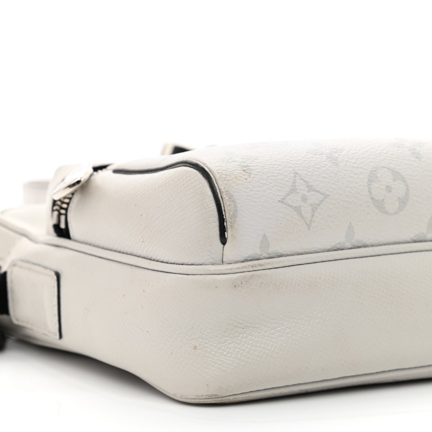 Louis Vuitton Taigarama Outdoor Messenger Antartica 9 of 11