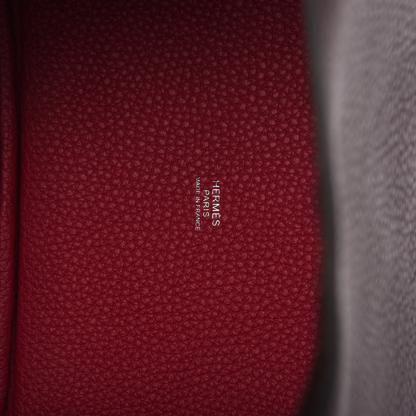 Taurillon Clemence Casaque Picotin Lock 18 PM Bleu Nuit Rouge Sellier Framboise