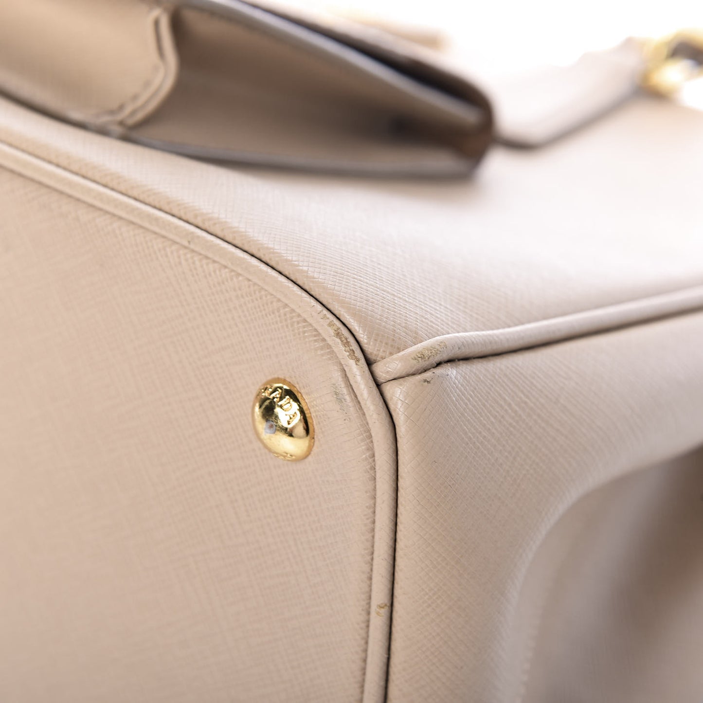 Saffiano Lux Galleria Front Pocket Tote Cammeo Caramel
