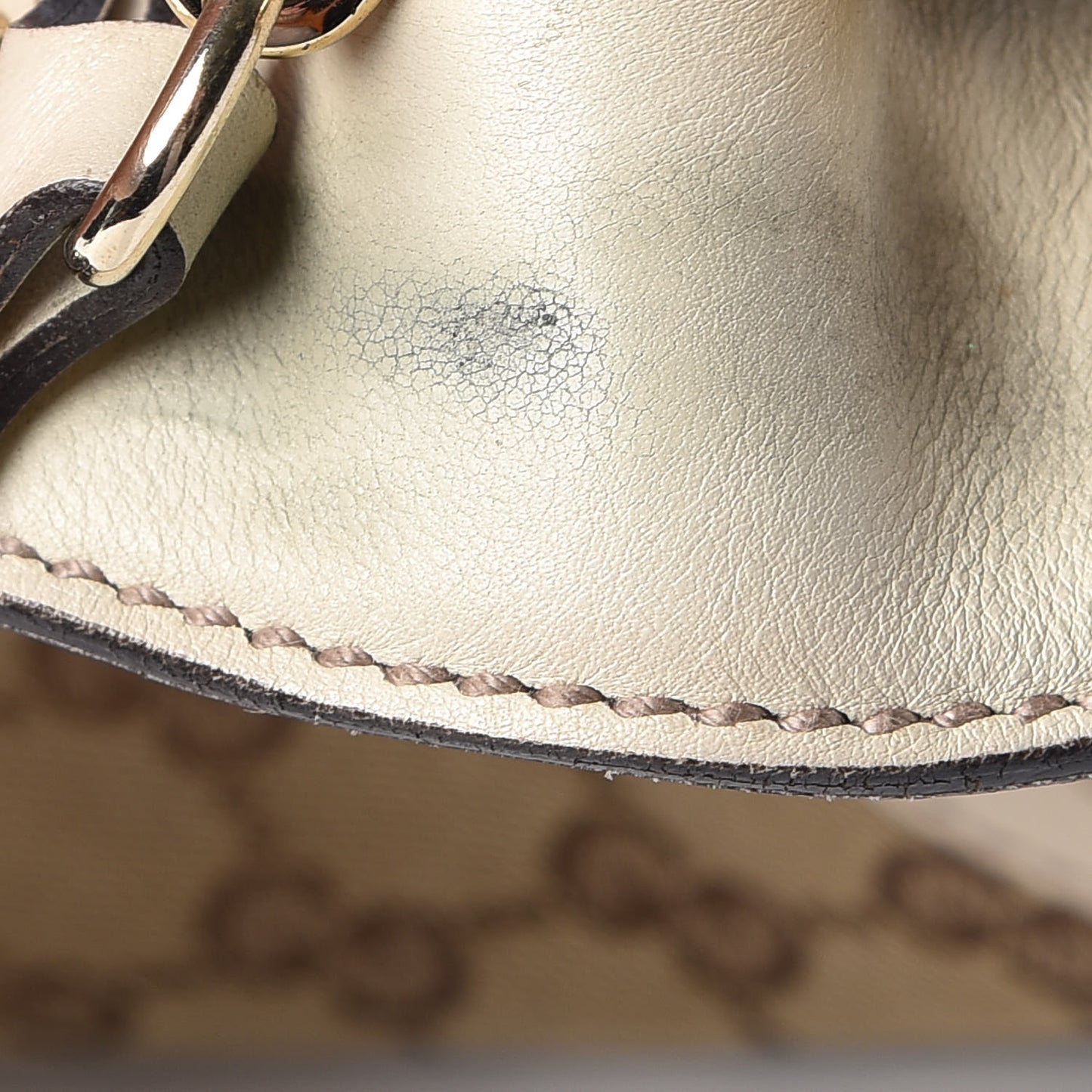 Monogram Large Wave Hobo Off White