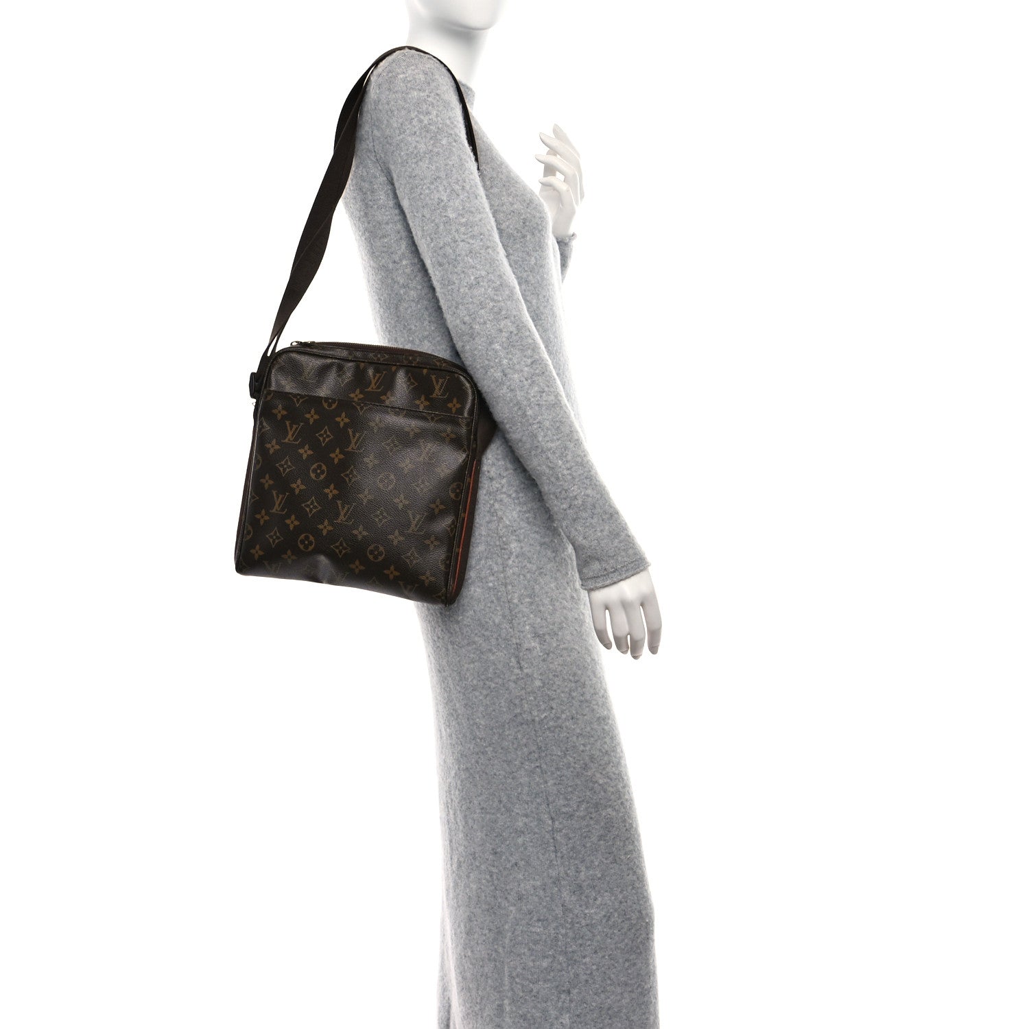 Louis Vuitton Monogram Trotteur Beaubourg 2 of 10