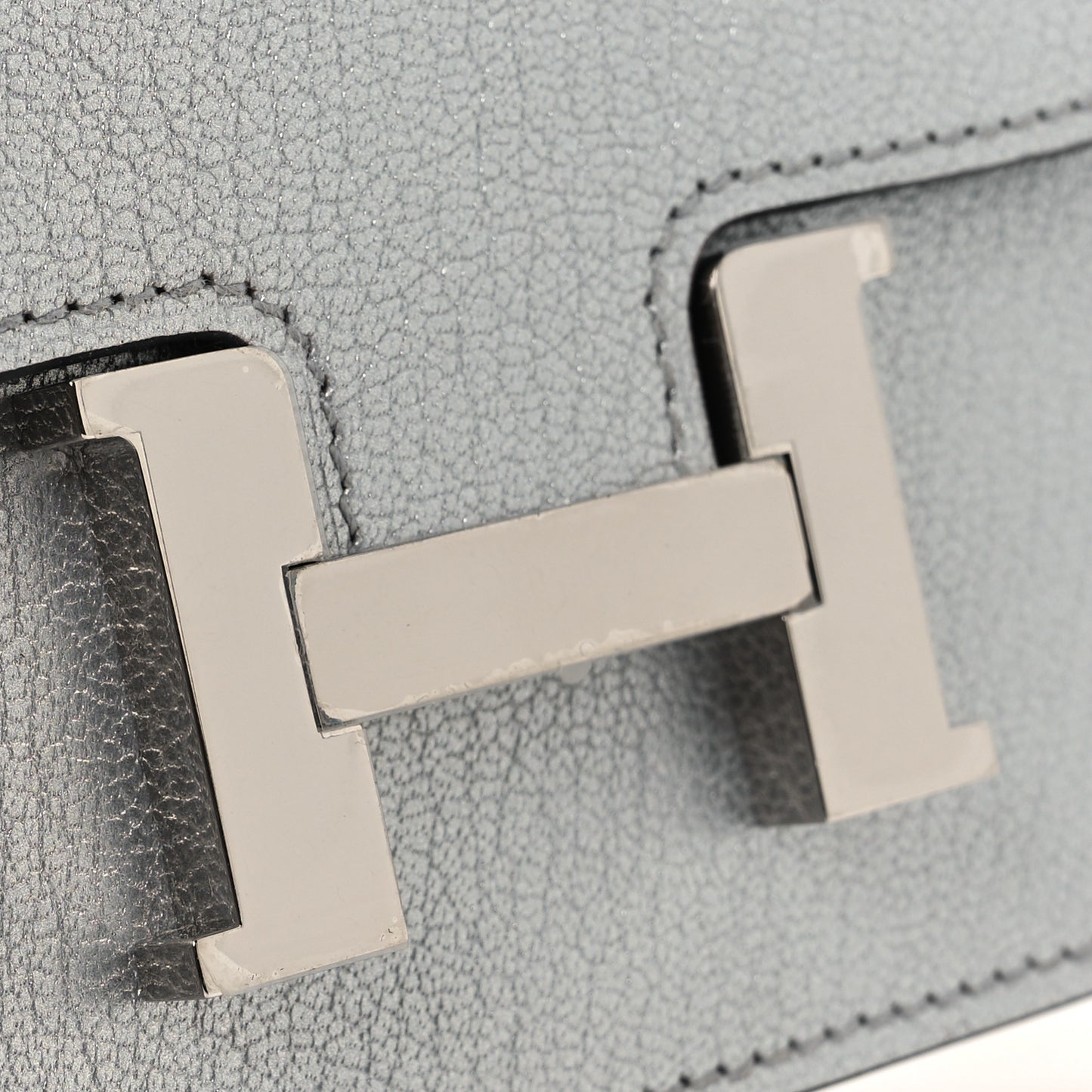 Metallic Chevre Chamkilight Constance Slim Wallet Argent