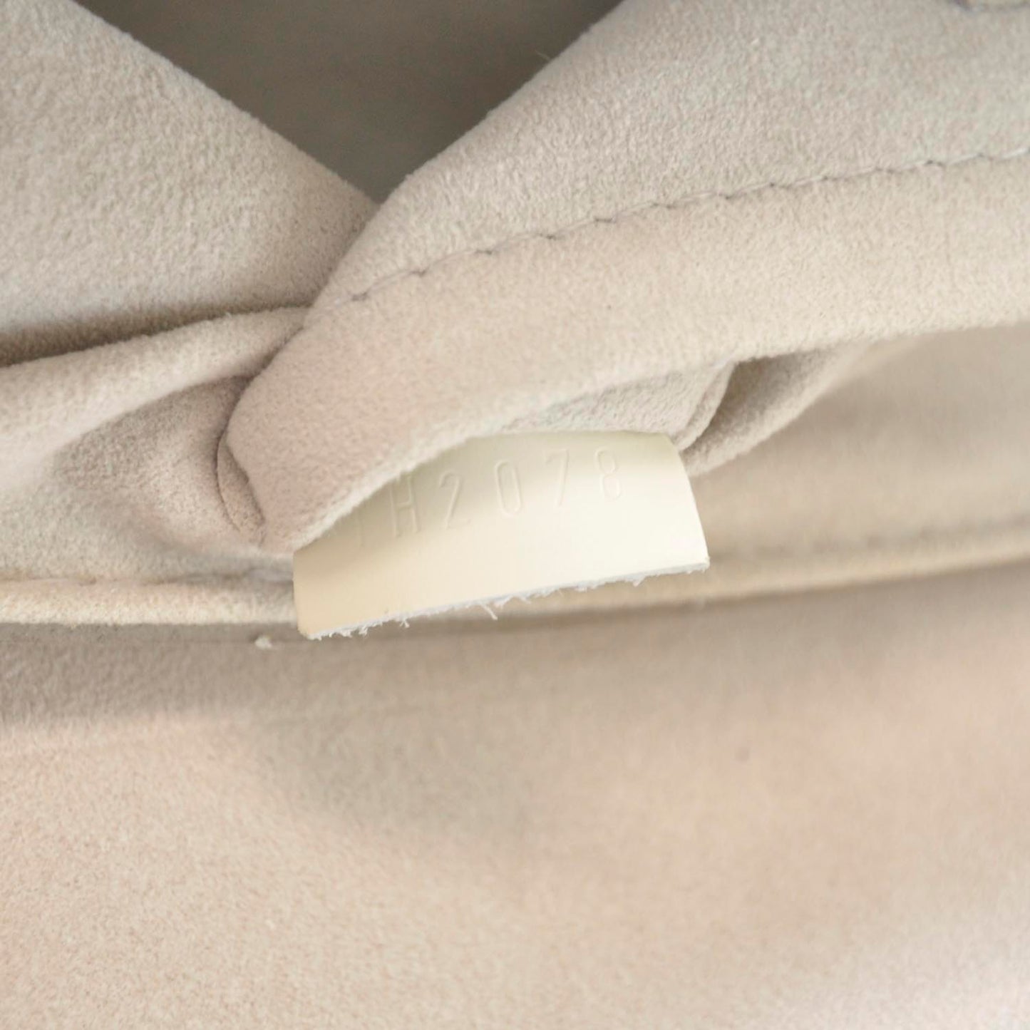 Epi Montaigne Clutch Ivory