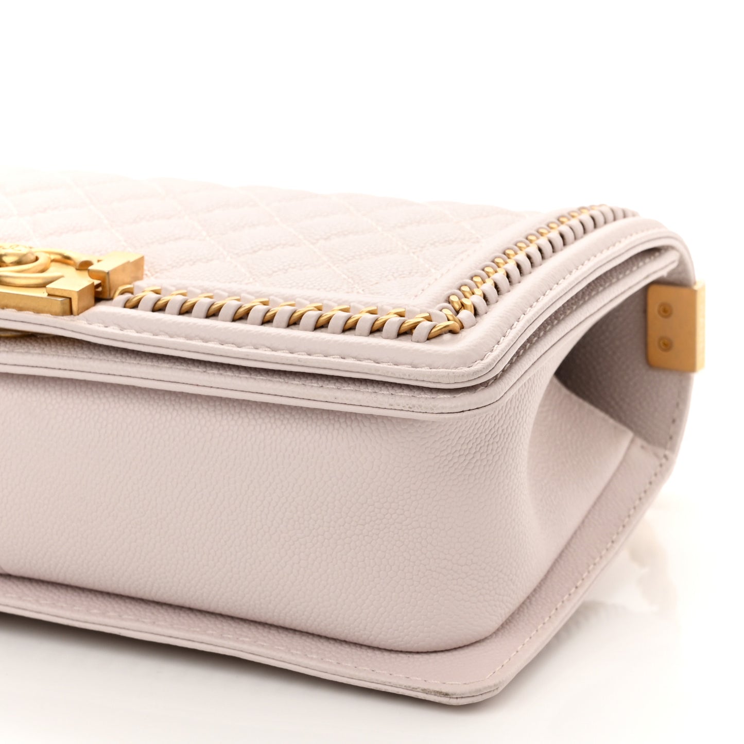 Caviar Quilted Chain Around Medium Boy Flap Light Purple