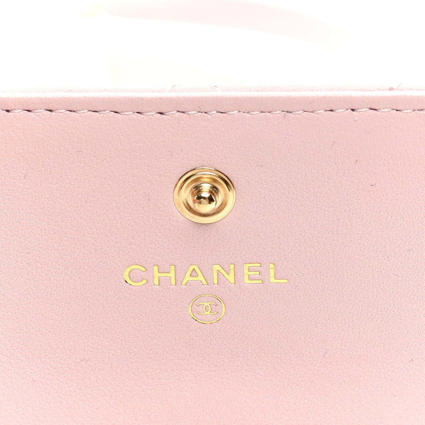 Calfskin Quilted About Pearls Card Holder Flap With Chain Light Pink