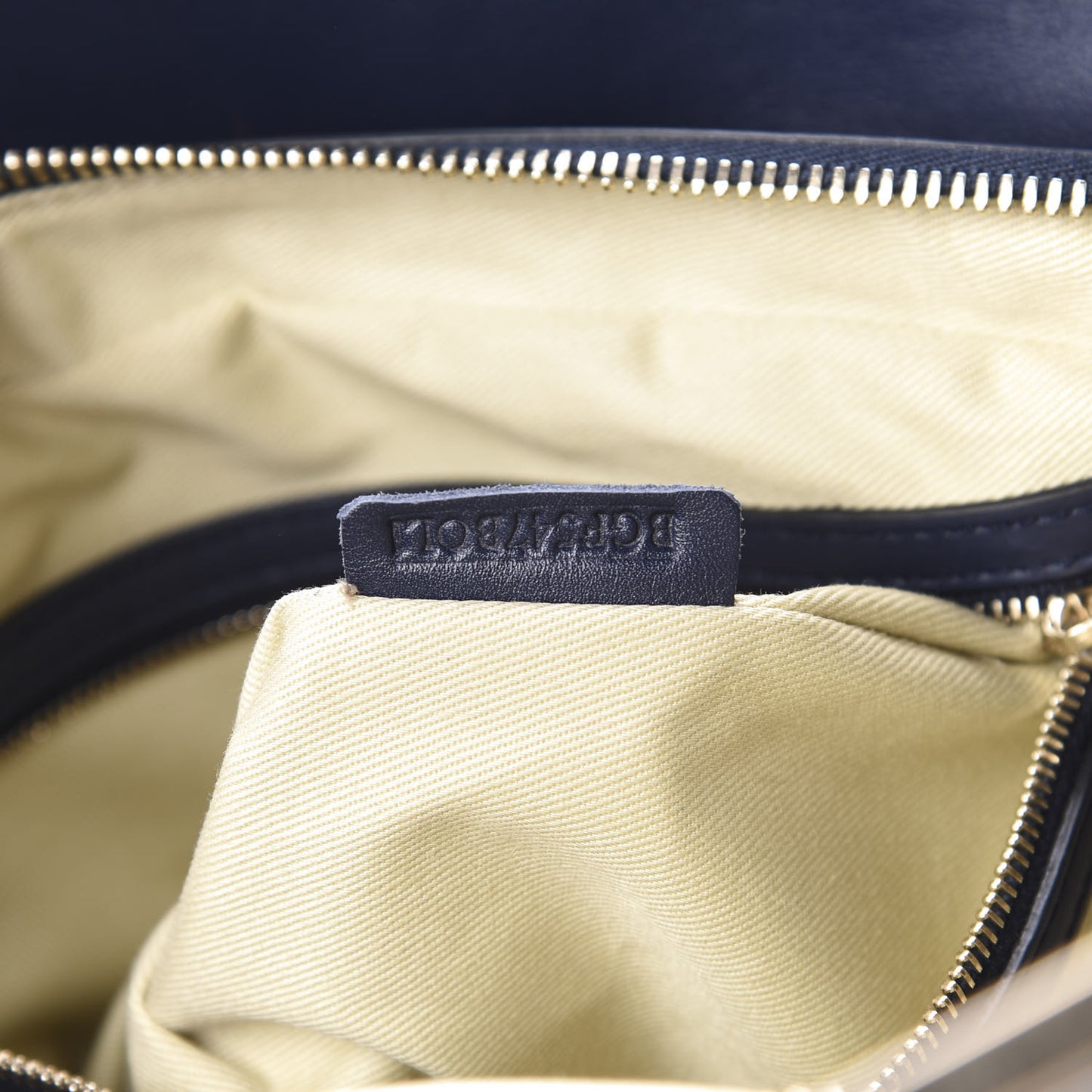Vitello Rockstud Dome Satchel Marine