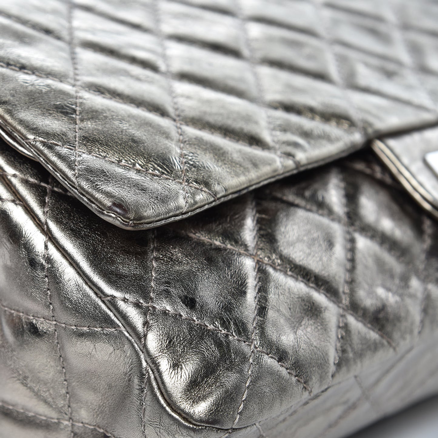 Metallic Aged Calfskin Quilted 2.55 Reissue 227 Flap Gold
