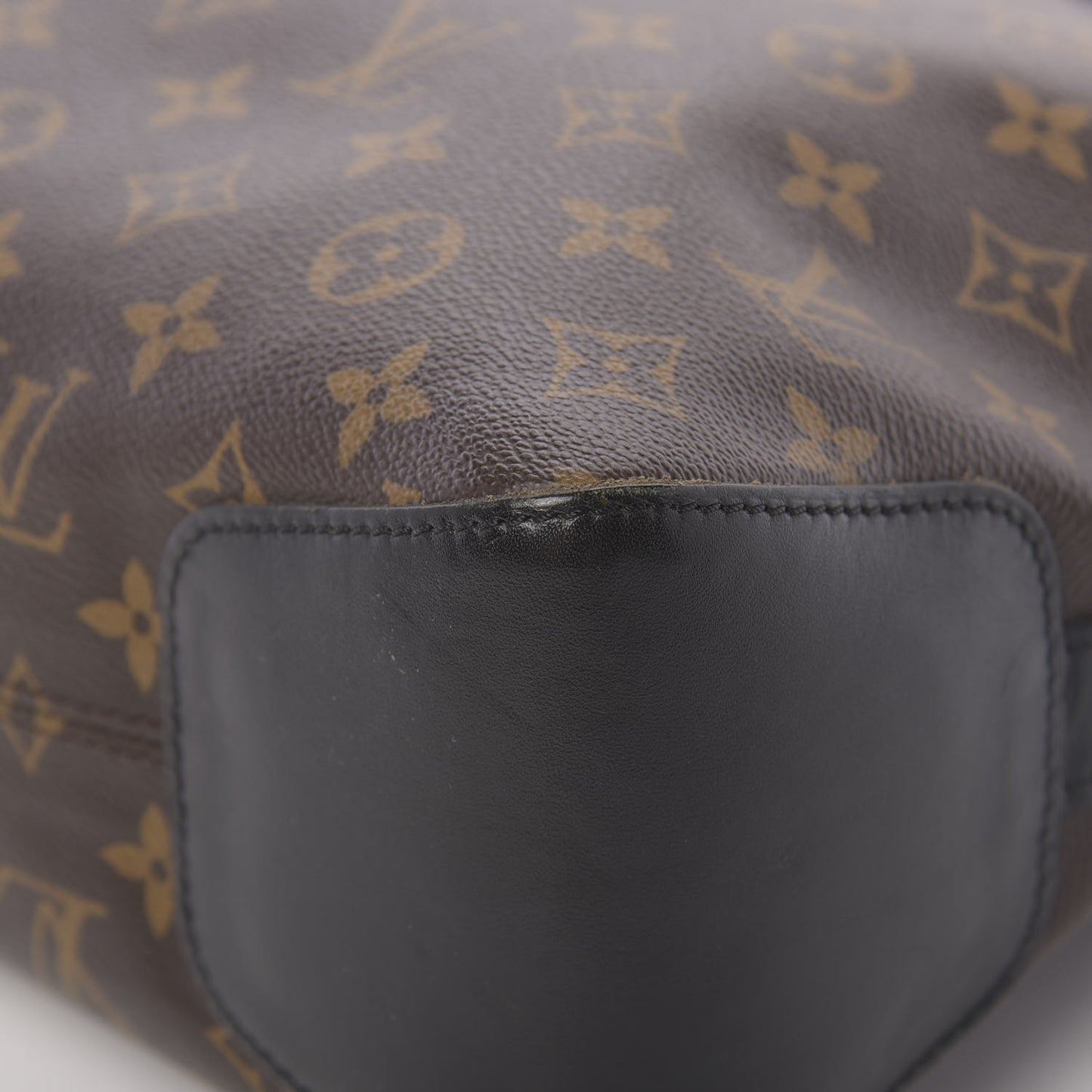 Monogram Macassar Torres Messenger