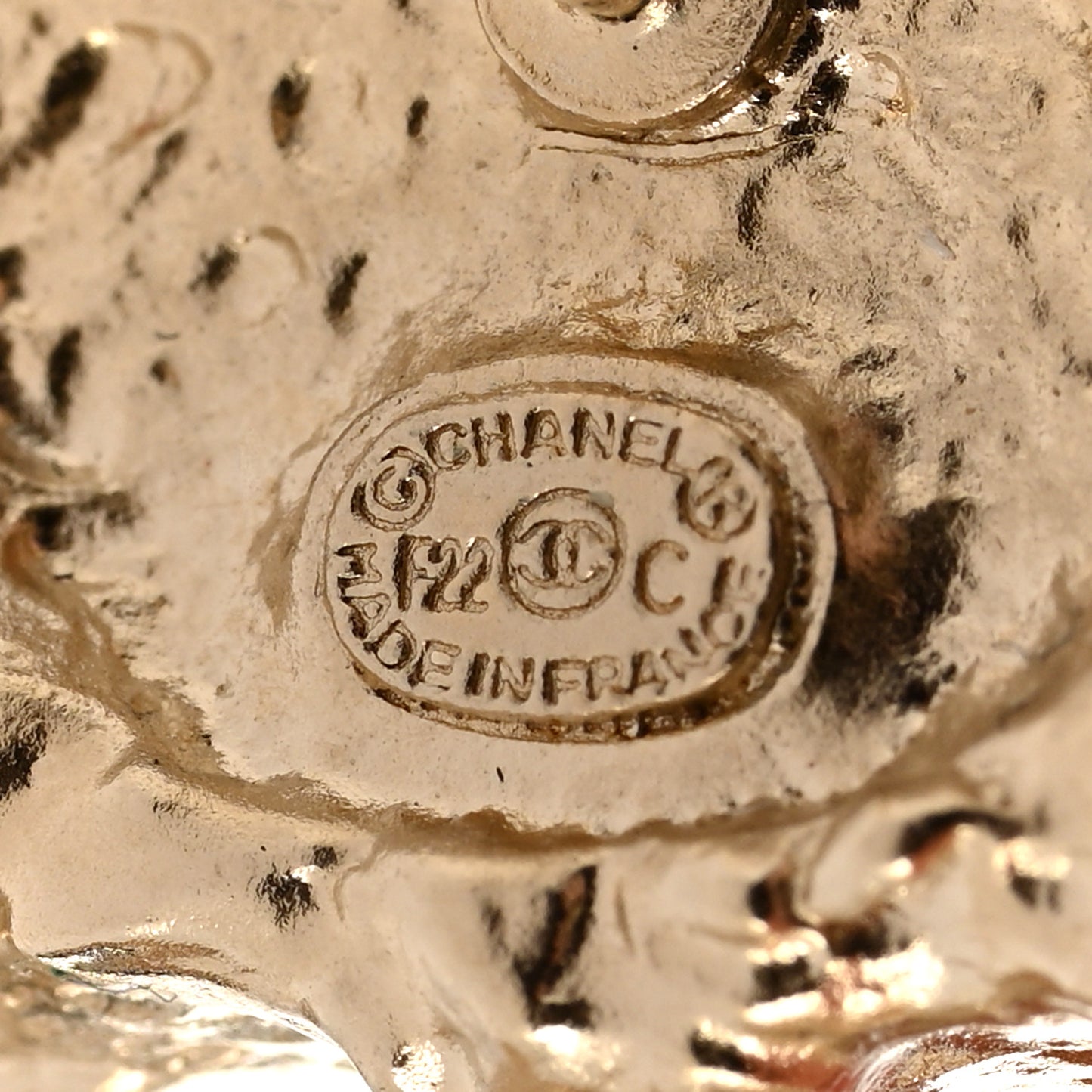 Metal Crystal Pearl CC Drop Earrings Gold