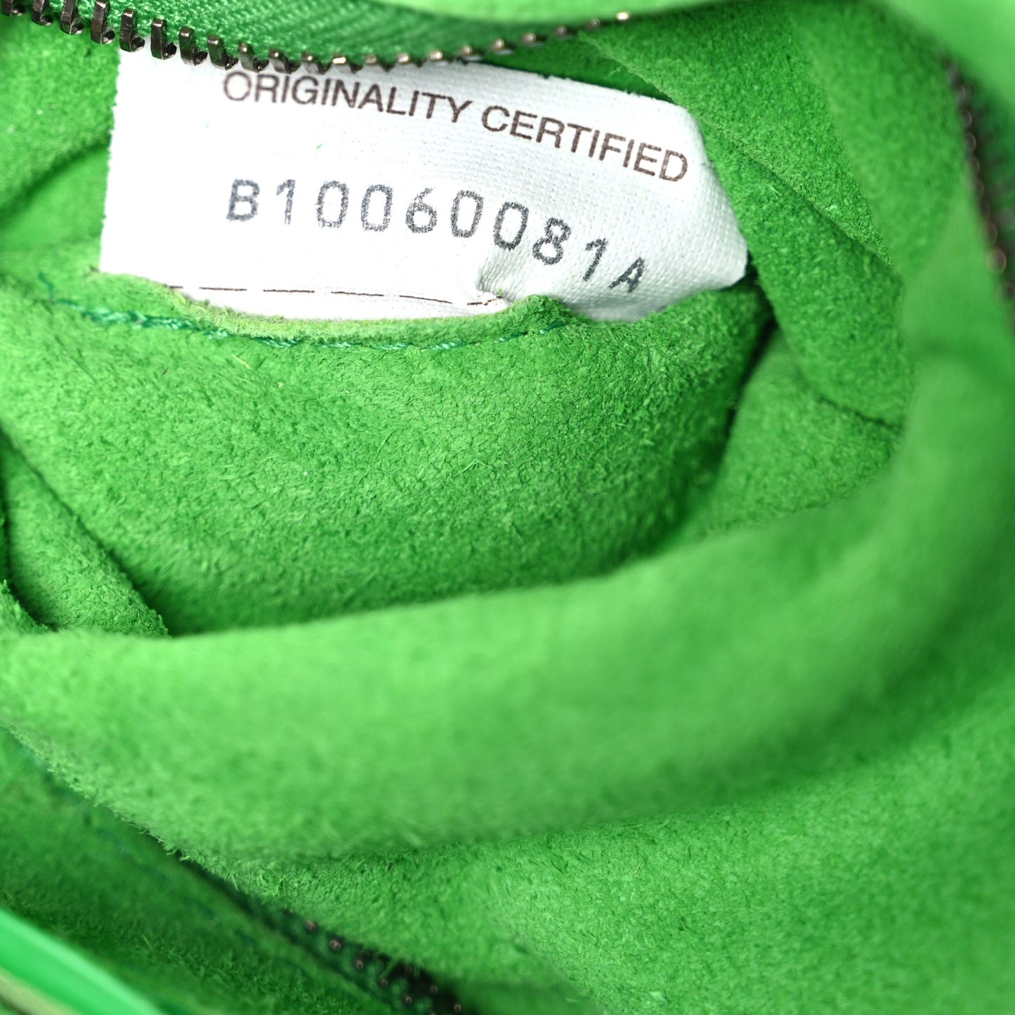 Grained Calfskin Maxi Intrecciato Cassette Crossbody Bag Pistachio