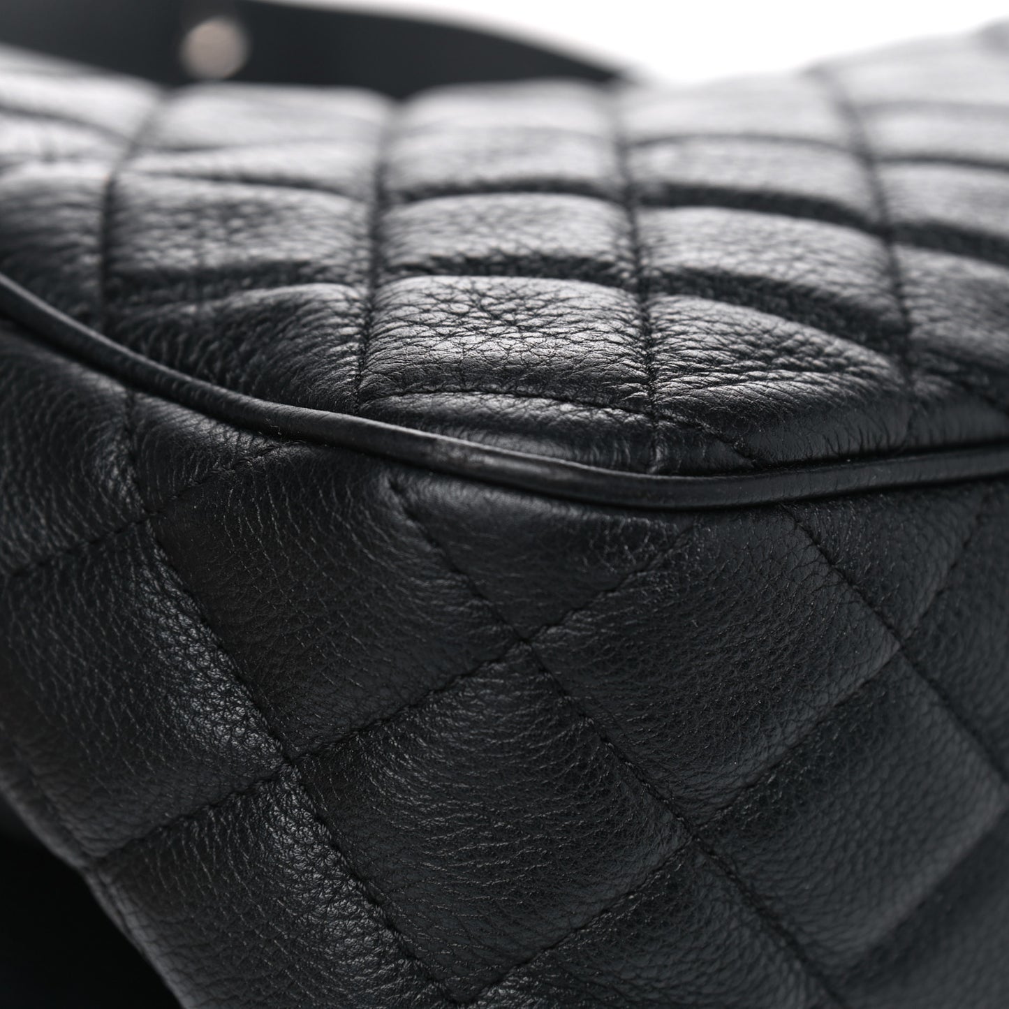 Grained Calfskin Quilted Medium Casual Rock Flap Black
