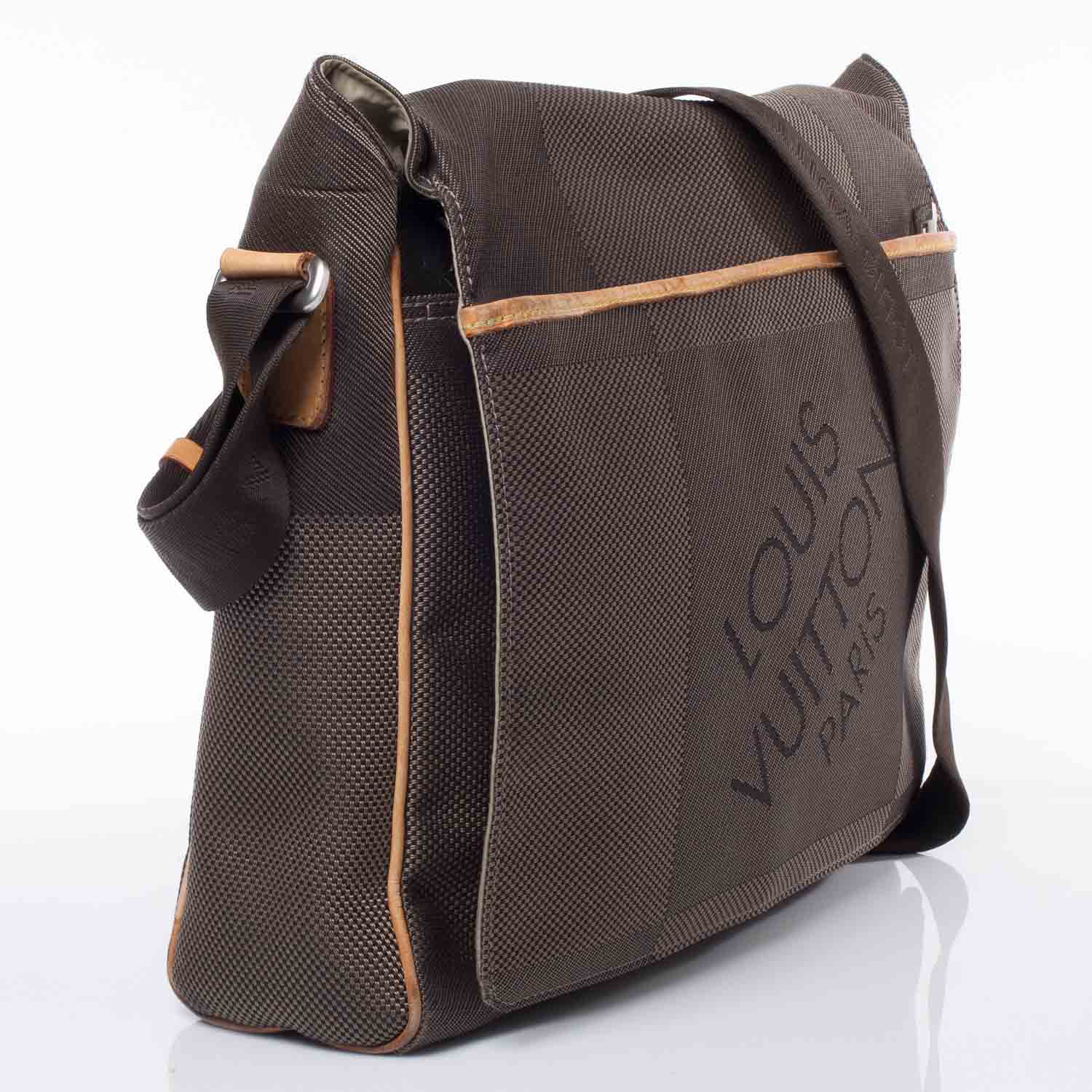 Louis Vuitton Damier Geant Messenger Bag Terre 3 of 8