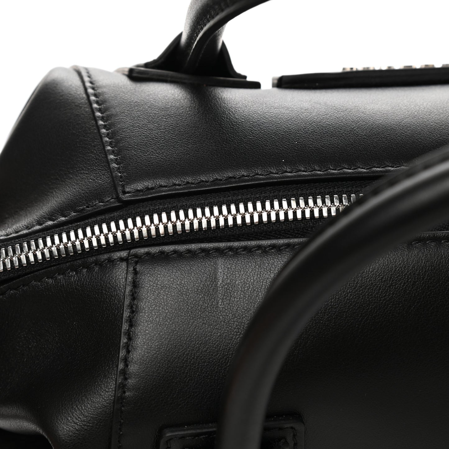 Smooth Calfskin Small Soft Antigona Black